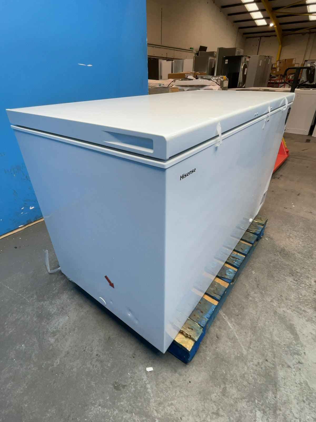 #GRC-167-555 - Hisense 372L Chest Freezer – Winter Guard, Hovering Door, White