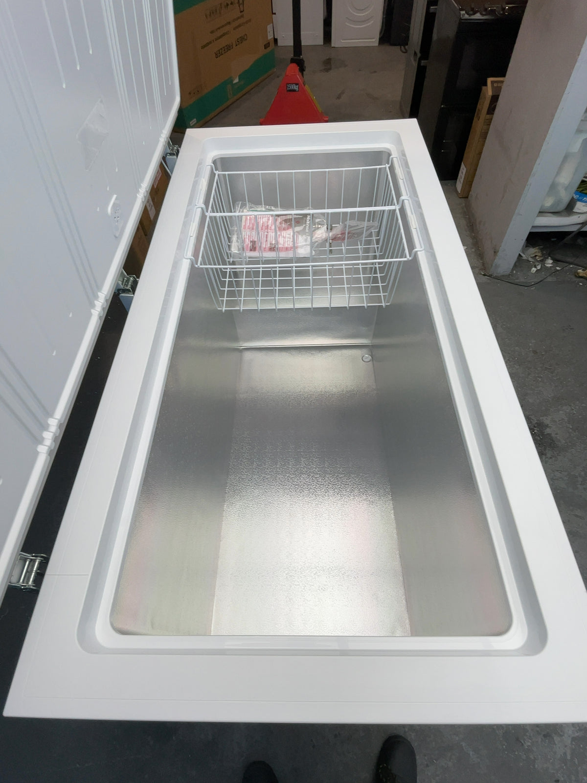 #GRC-167-555 - Hisense 372L Chest Freezer – Winter Guard, Hovering Door, White