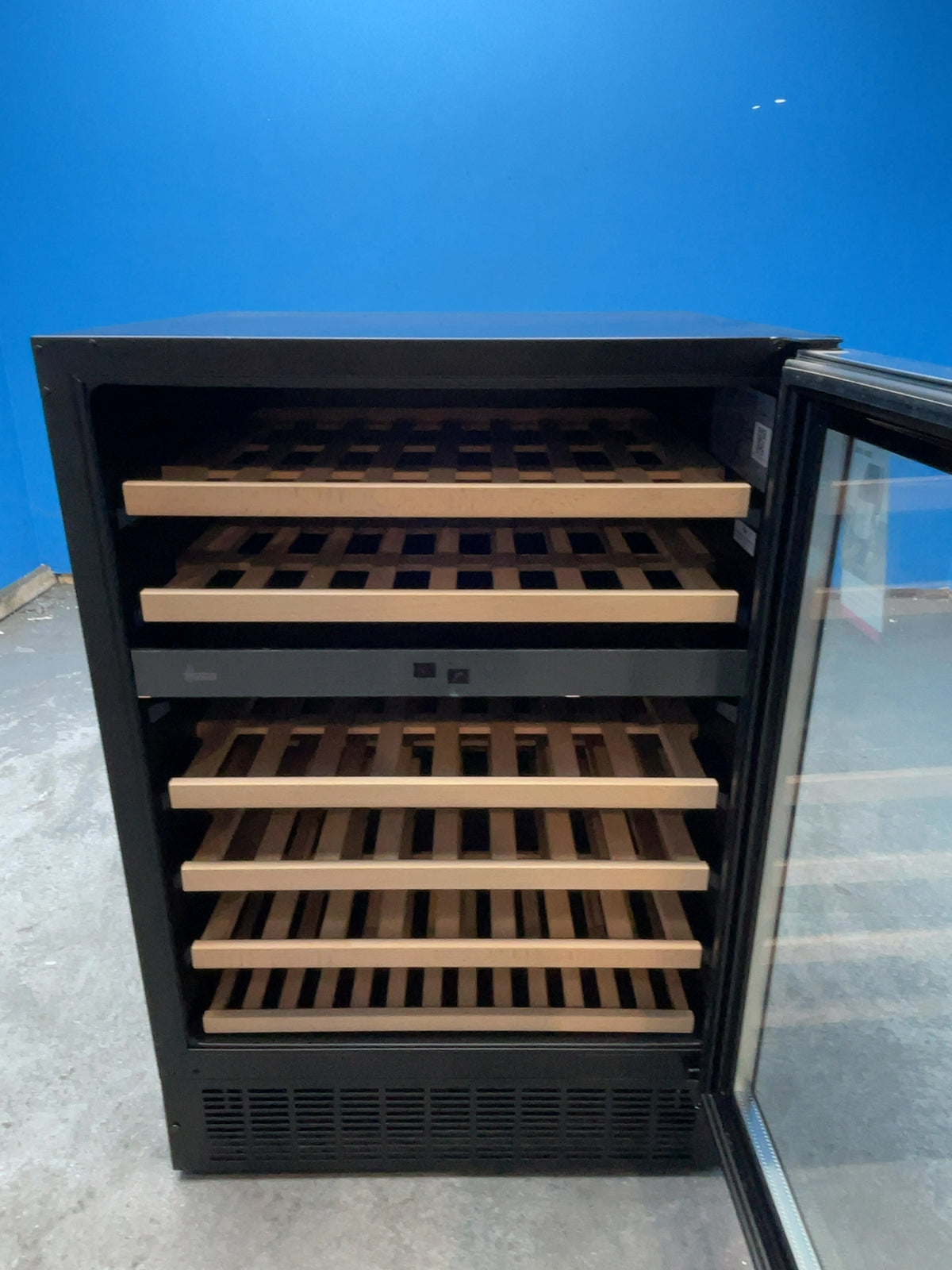 #GRC-167-684 - Hoover H-Wine 700 46 Bottle Dual Zone Wine Cooler – hOn App, Touch Control