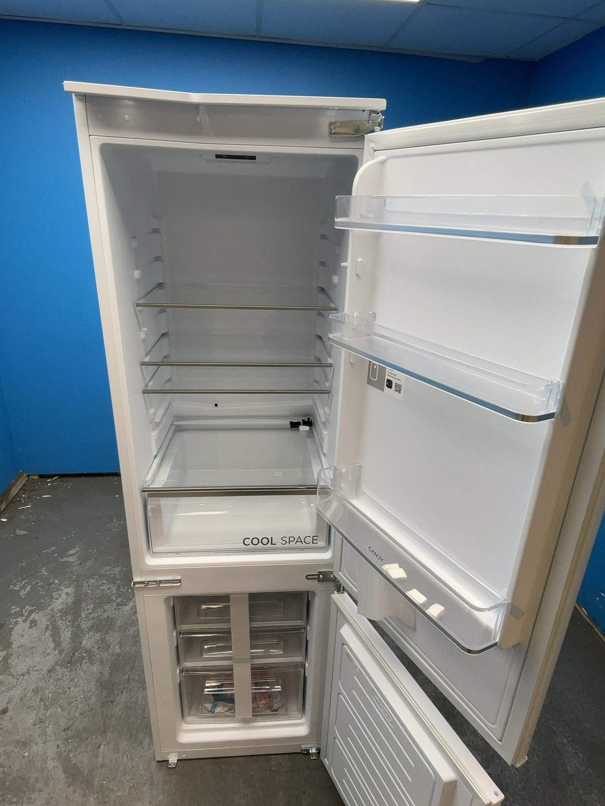 #GRC-167-706 - Candy Fresco 54cm Integrated 50/50 Fridge Freezer – 260L, White, Low Frost