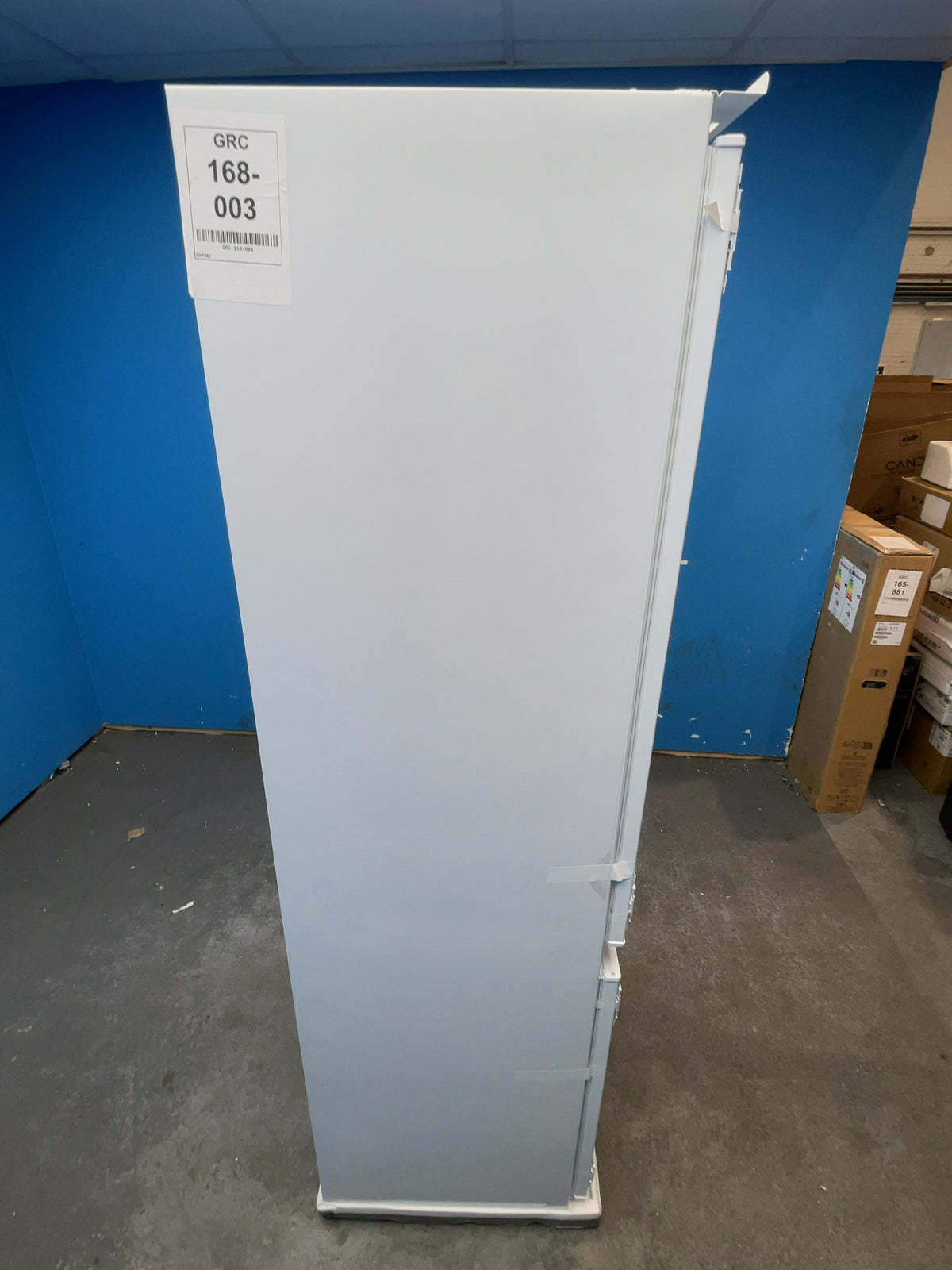 #GRC-168-003 - Midea 54cm Integrated 70/30 Fridge Freezer – 271L Capacity, Low Frost, Sliding Hinge, White