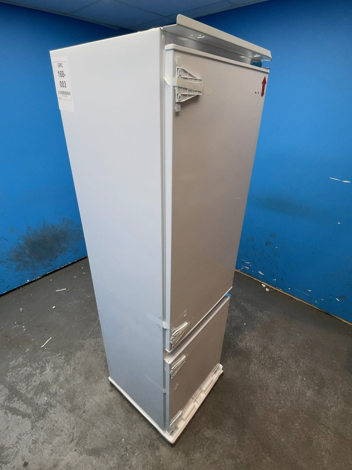 #GRC-168-003 - Midea 54cm Integrated 70/30 Fridge Freezer – 271L Capacity, Low Frost, Sliding Hinge, White