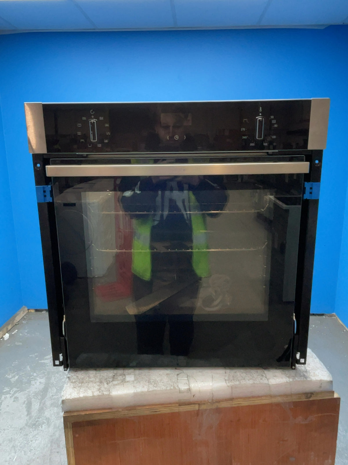 #GRC-168-073 - Neff N50 Slide&Hide 71L Built-In Electric Single Oven – CircoTherm, EcoClean, Stainless Steel