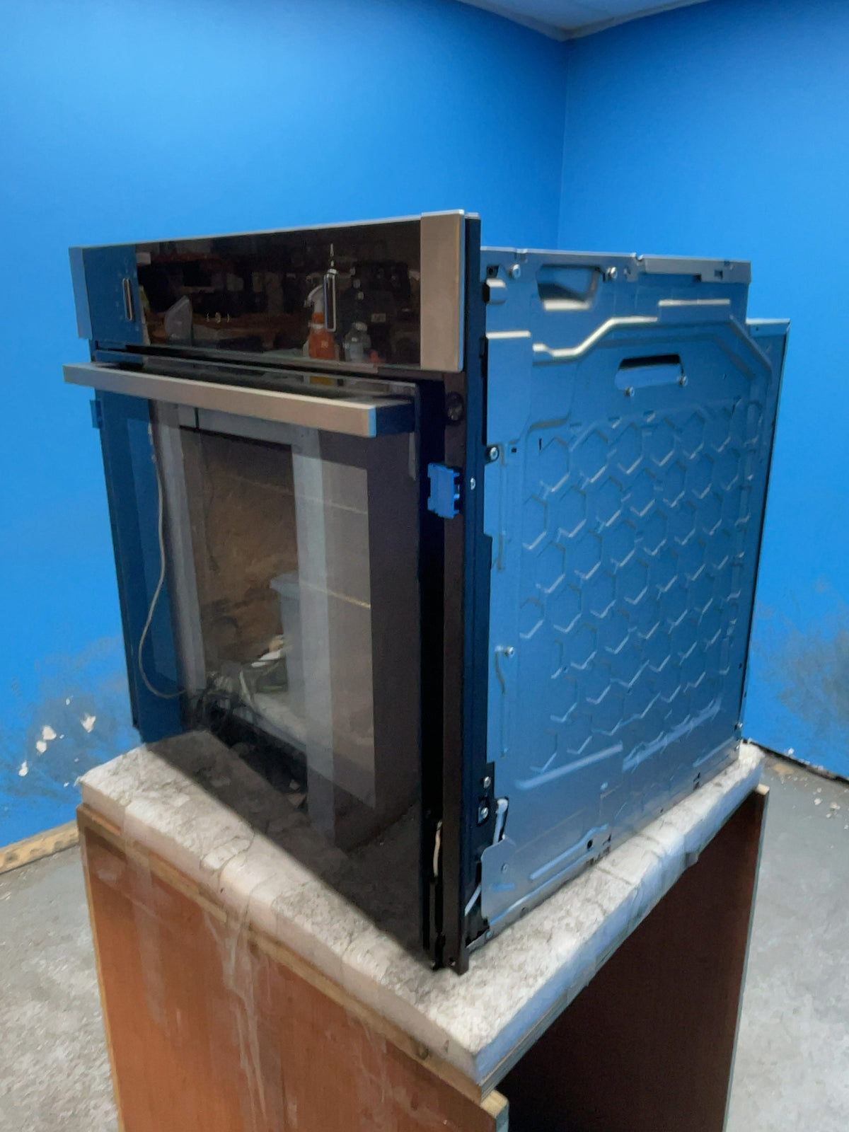 #GRC-168-073 - Neff N50 Slide&Hide 71L Built-In Electric Single Oven – CircoTherm, EcoClean, Stainless Steel