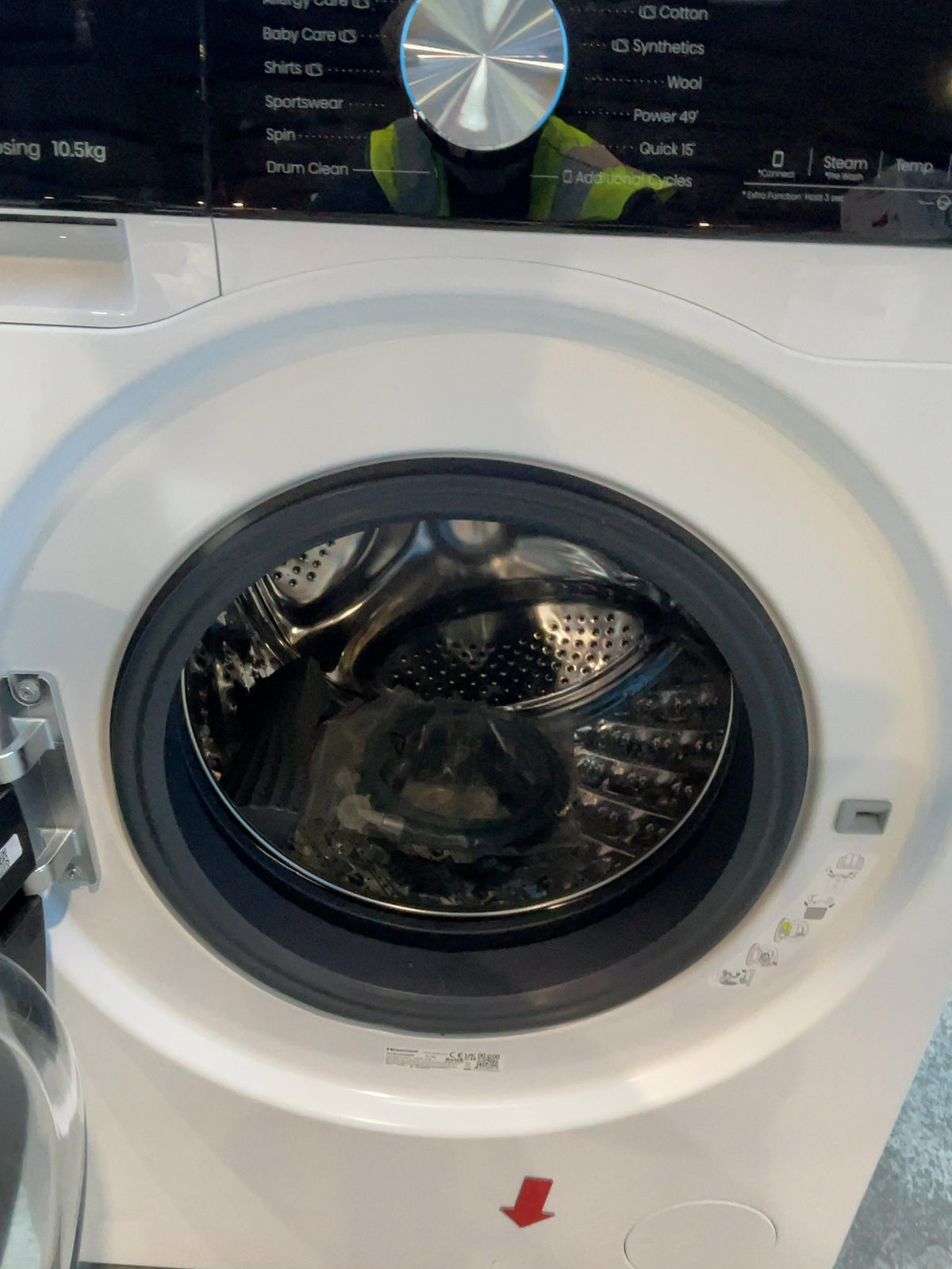 #GRC-168-377 - Hisense 10.5kg 1400rpm Washing Machine – Steam Refresh, WiFi Connected, White