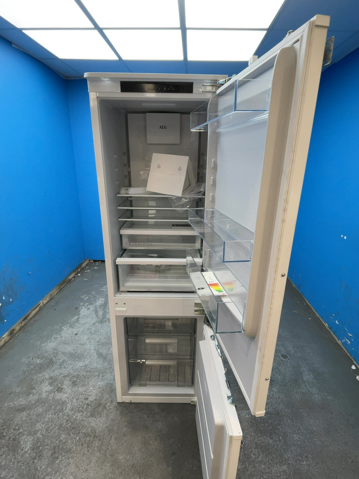 #GRC-168-428 - AEG 6000 TwinTech 177cm Integrated Fridge Freezer – 70/30 Split, Frost Free, Fixed Hinge