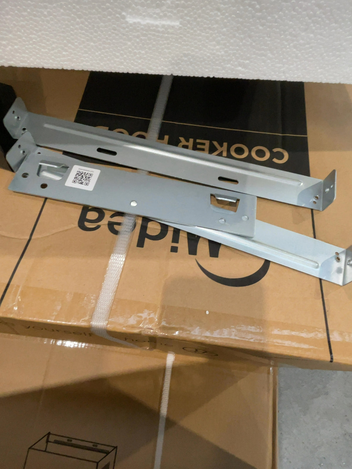 #GRC-169-004 - Midea 90cm Chimney Cooker Hood – 650m³/h Extraction, Gesture Control, Stainless Steel