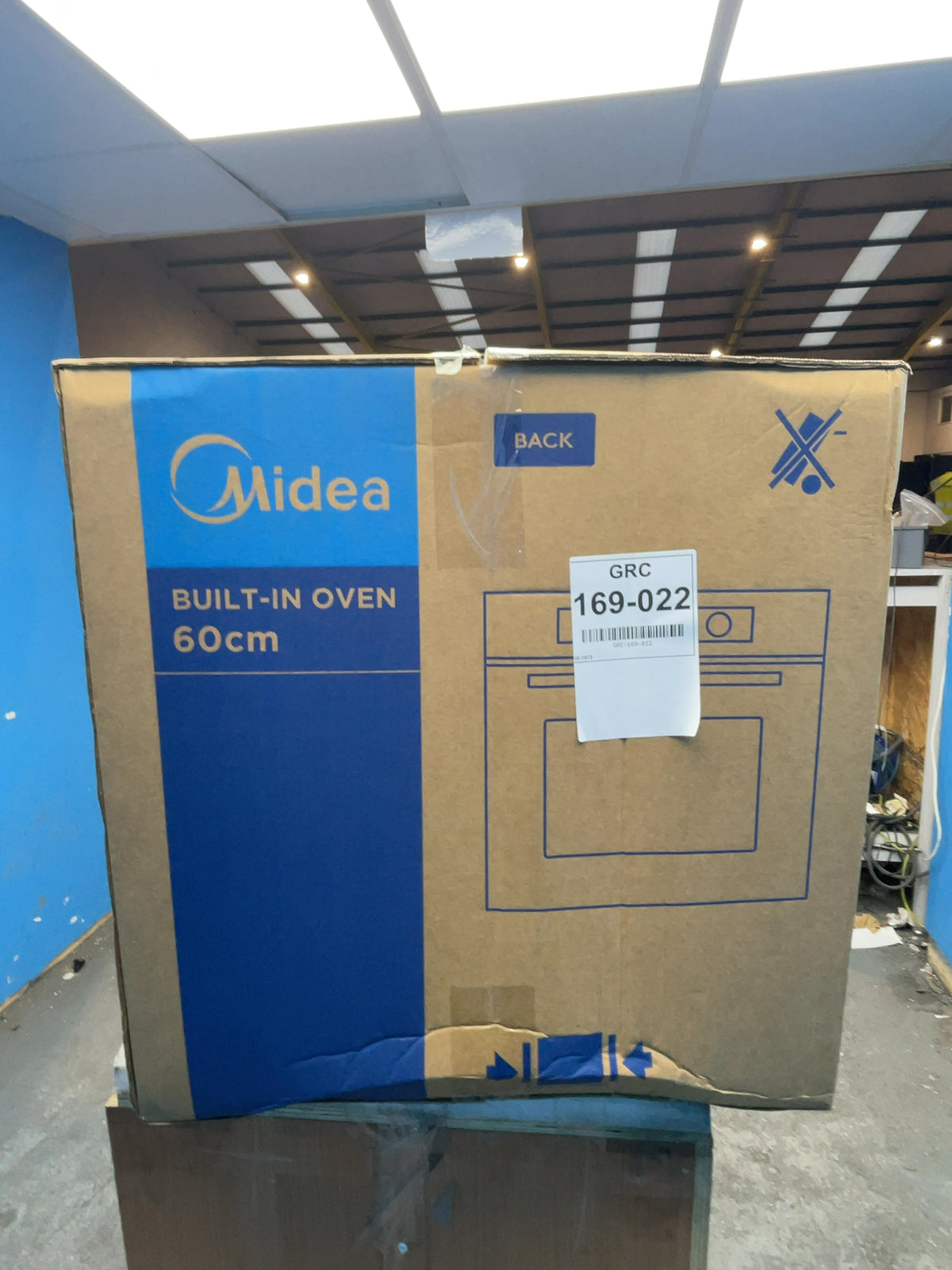 #GRC-169-022 - Midea 60cm Built In Electric Single Oven – 72L Capacity, Xpress Fry, Aqua Clean, WiFi, Black
