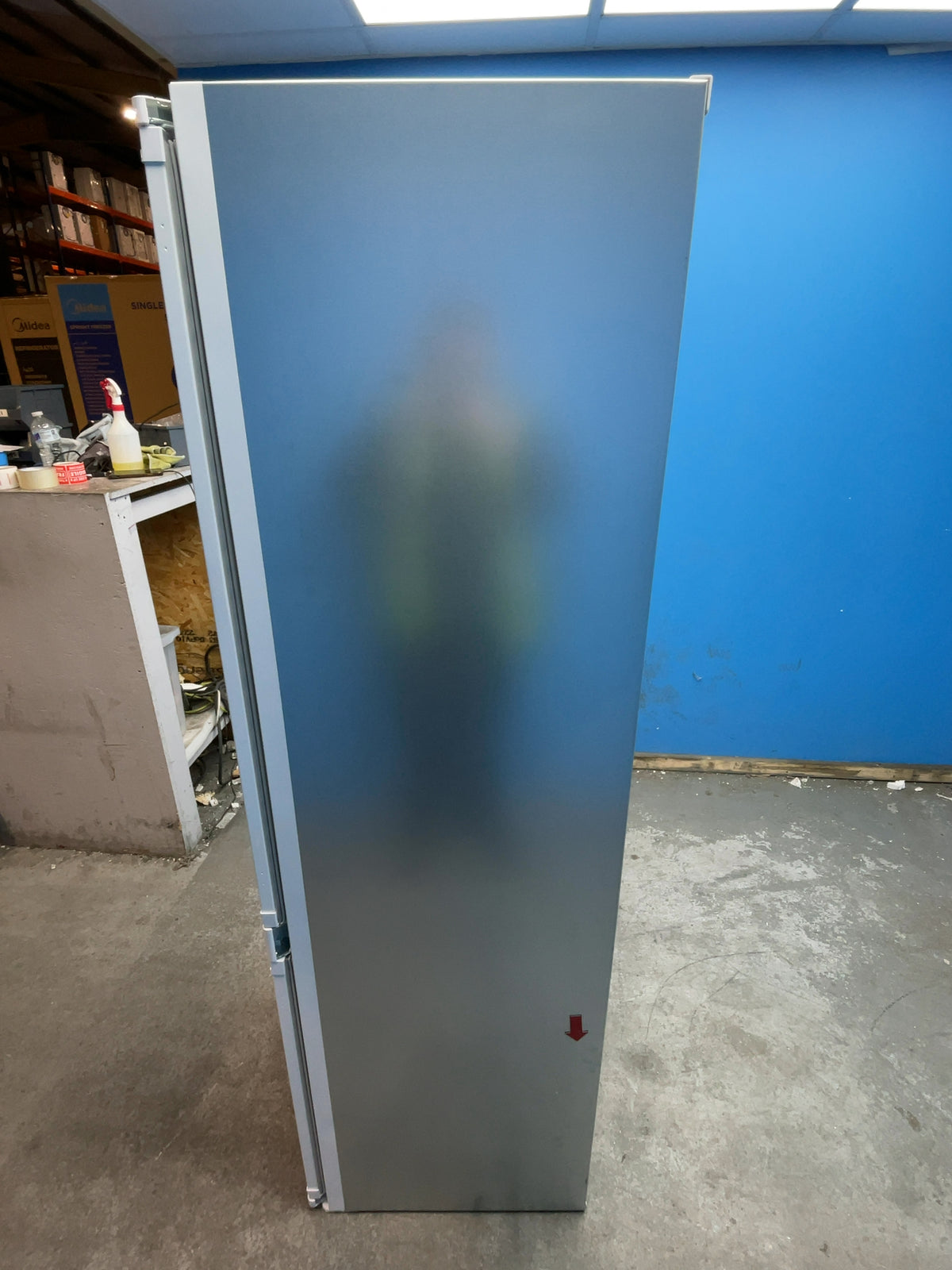 #GRC-169-090 - Hotpoint 54cm Integrated 70/30 Fridge Freezer – 270L, Dual No Frost