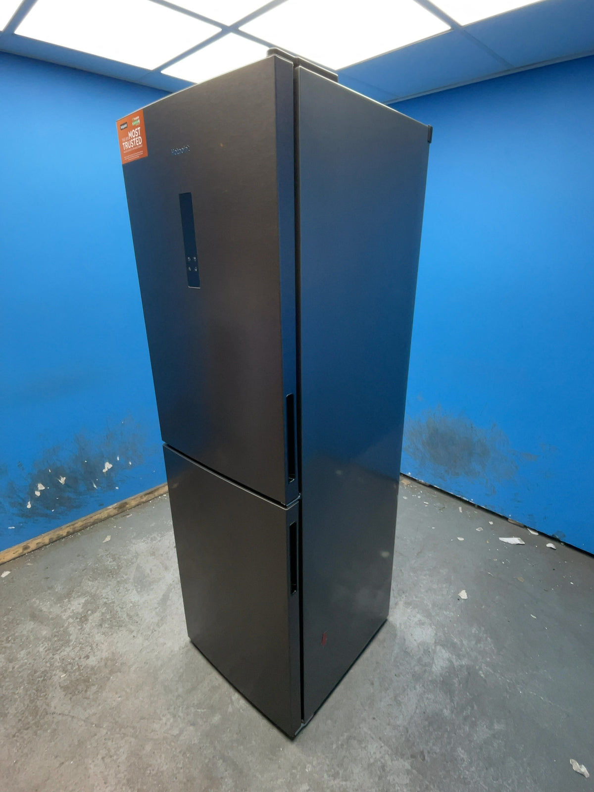 #GRC-169-092 - Hotpoint 60cm 50/50 Fridge Freezer – 317L, Total No Frost, Dark Inox