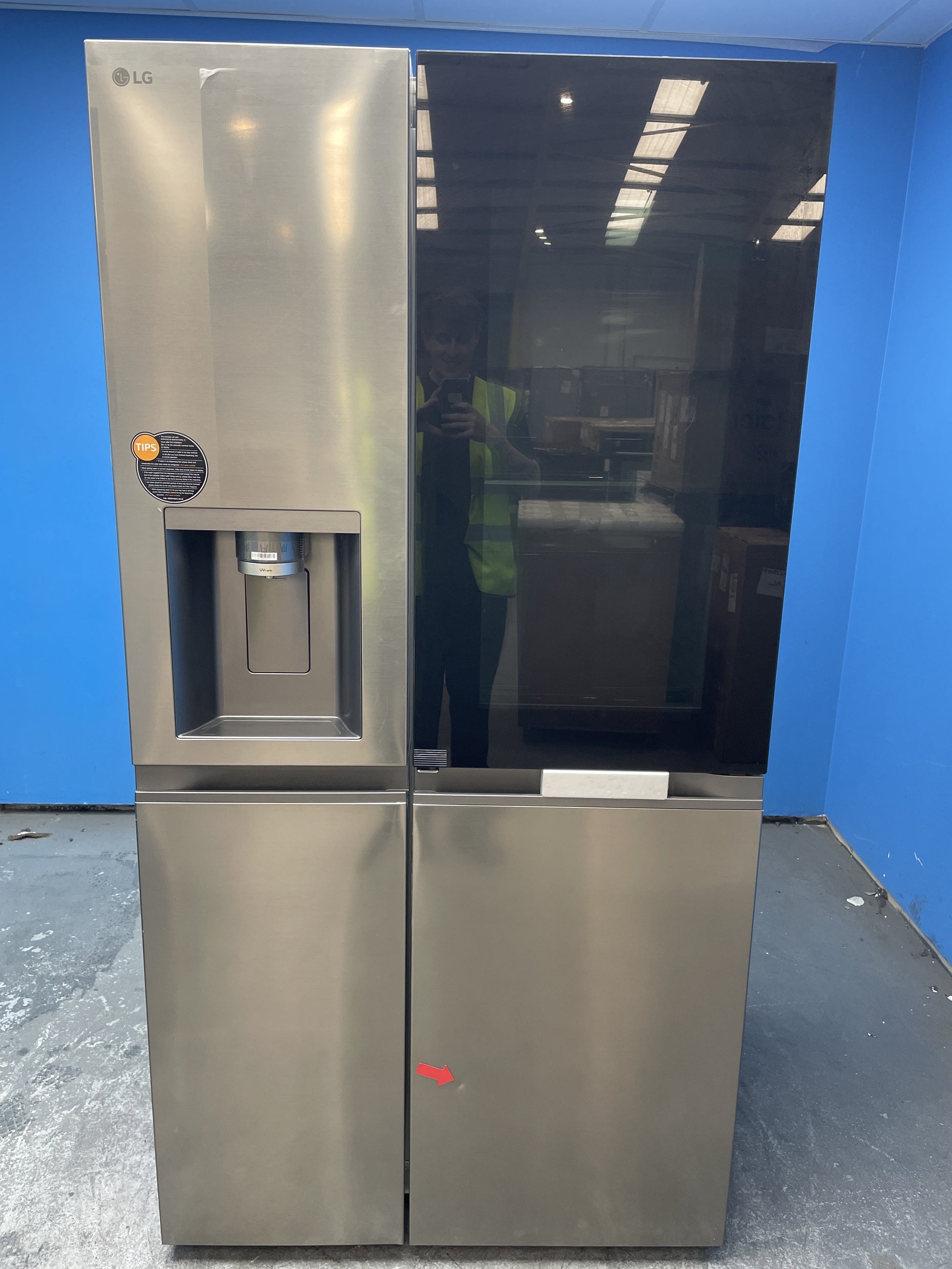 #GRC-158-129 - LG GSXE81PYBD InstaView American Style Fridge Freezer