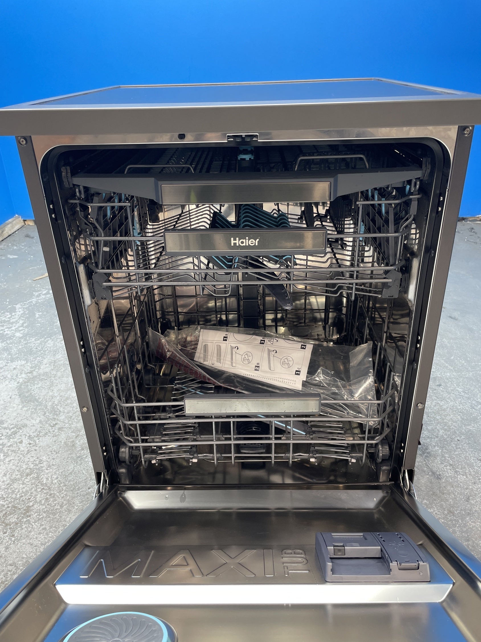 #GRC-157-938 - Haier XF4A4M4PDA Series 7 I-Pro Shine 14 Place Setting Dishwasher