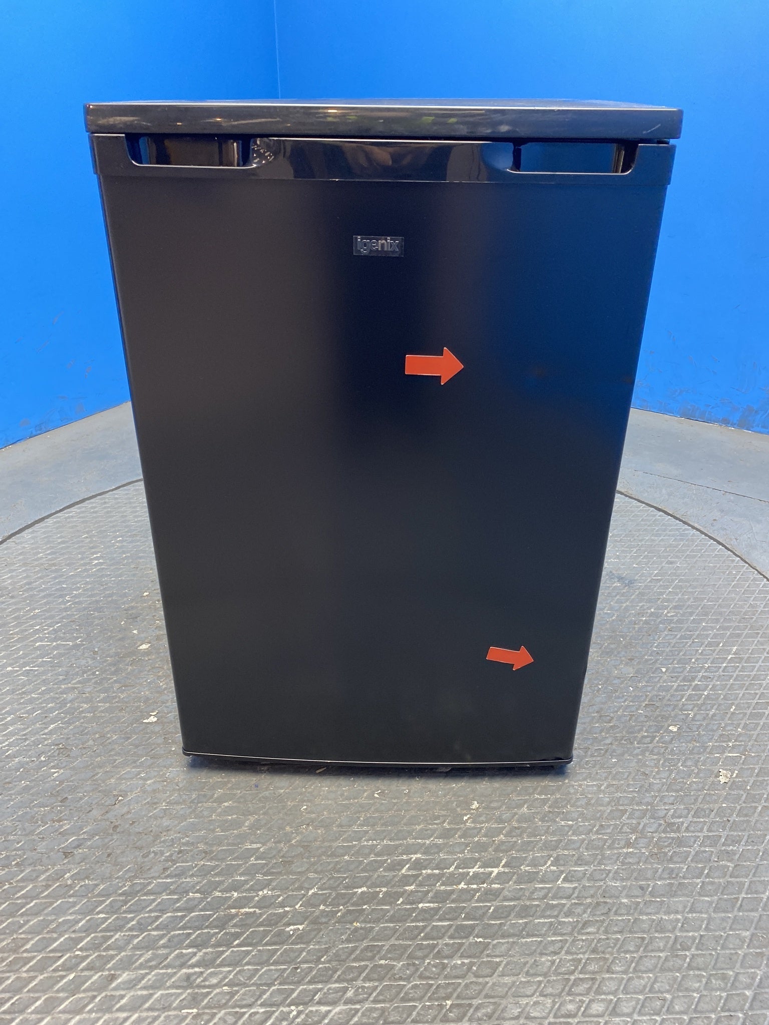 Igenix IG255B 136 Litre Under Counter Fridge