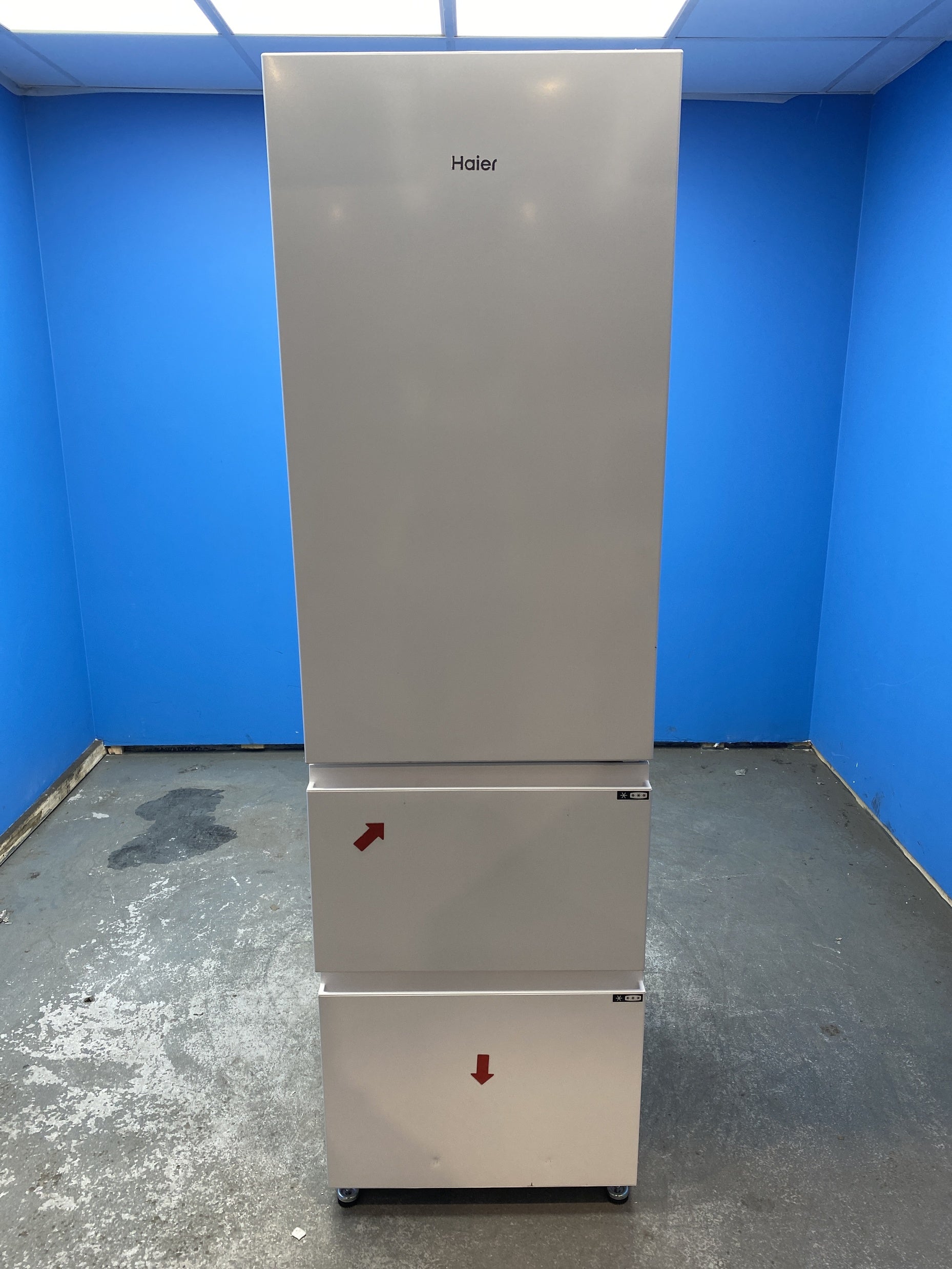 #GRC-153-858 - Haier 3D 55 Series 3 HTR3518ENMWK 60/40 Fridge Freezer