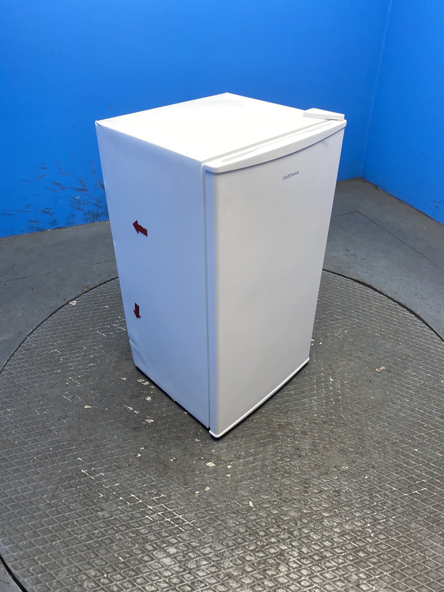 Statesman UC47LFW 93 Litres Under Counter Fridge