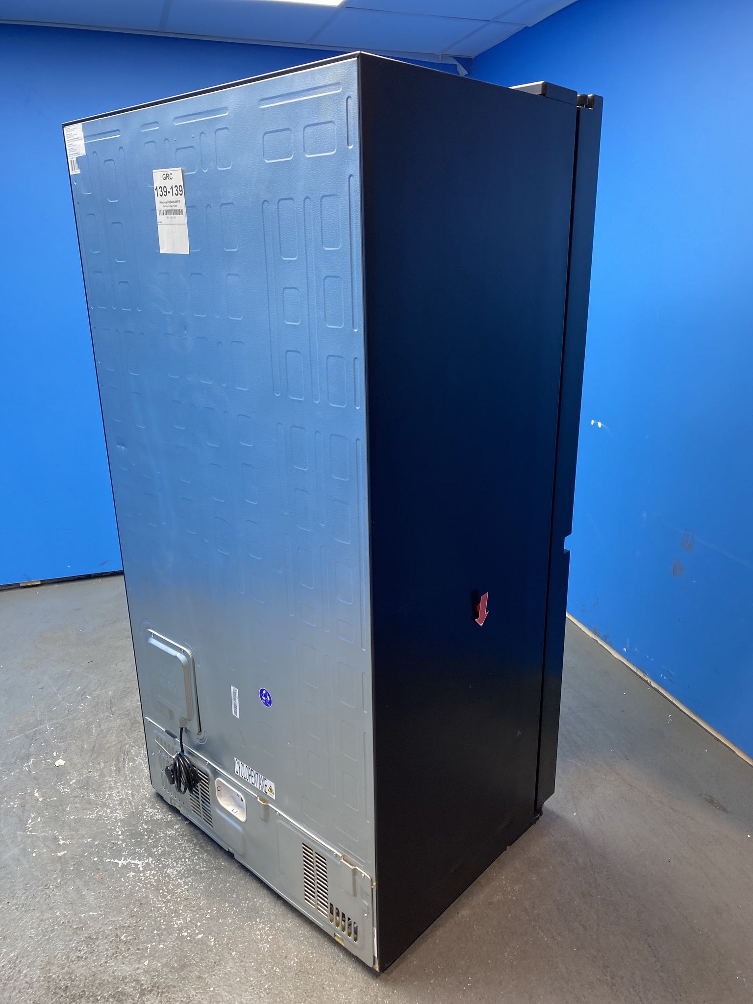 Hisense RS840N4WFE 649 Litre American Style Fridge Freezer