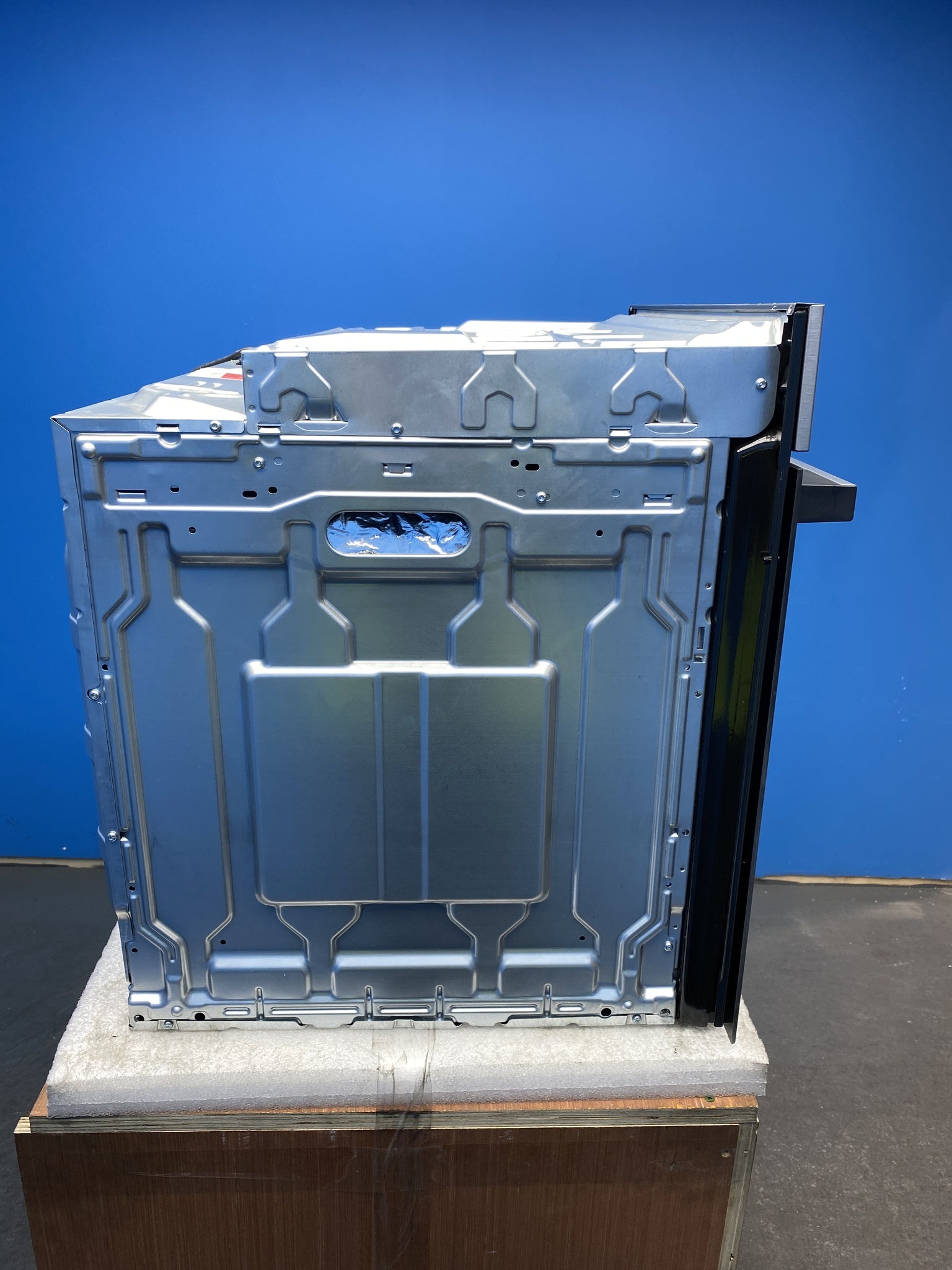 Hisense BI62211CX Built-in 77 Litre Single Oven