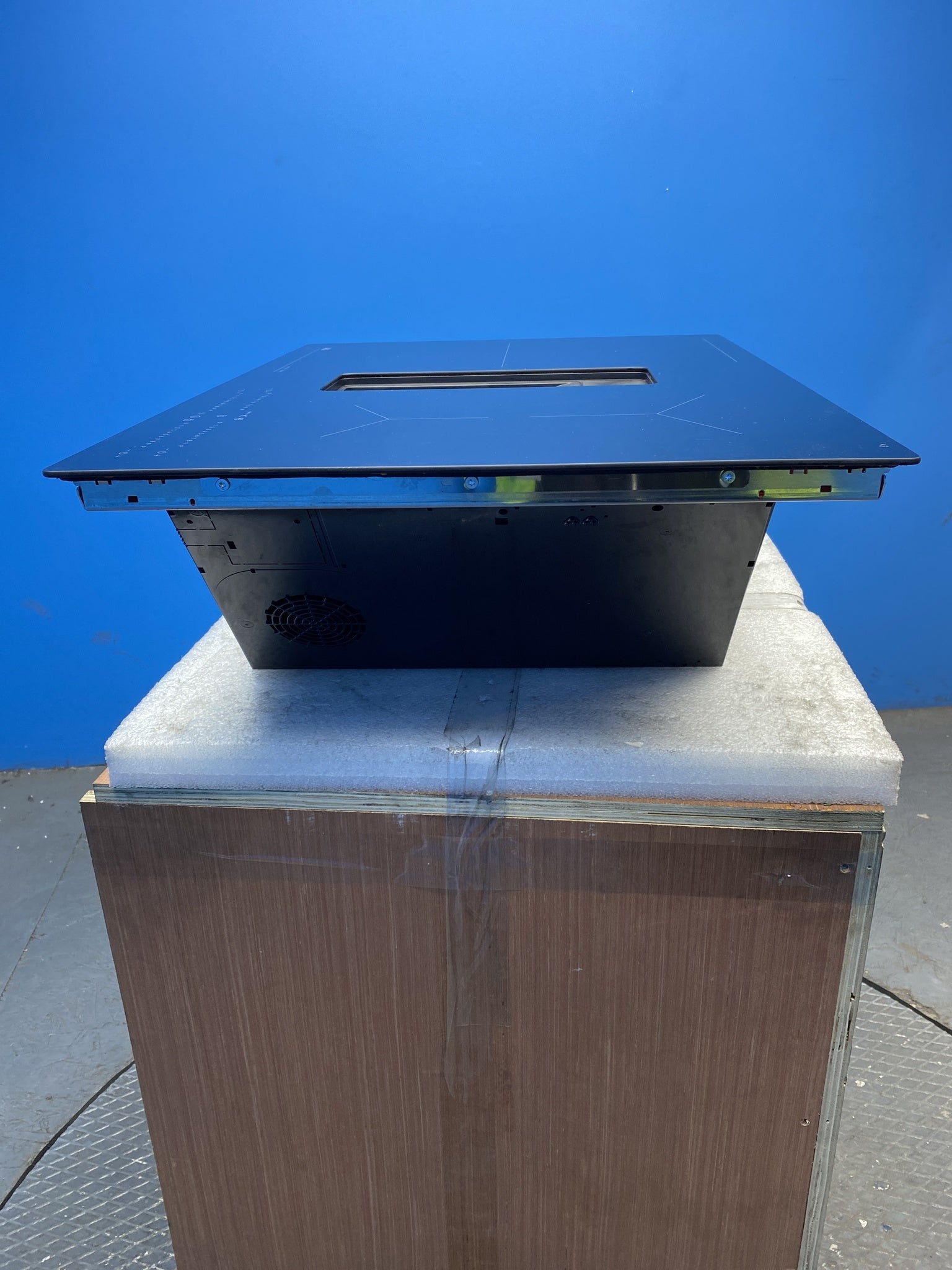 AEG Series 6000 TCH74B01CB 70cm Hob2Hood Venting Induction Hob