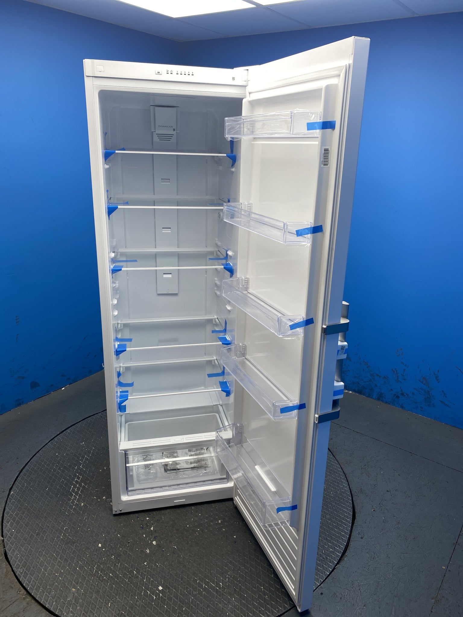 AEG 7000 Series ORK7M391EW 390L MultiFlow Freestanding Larder Fridge