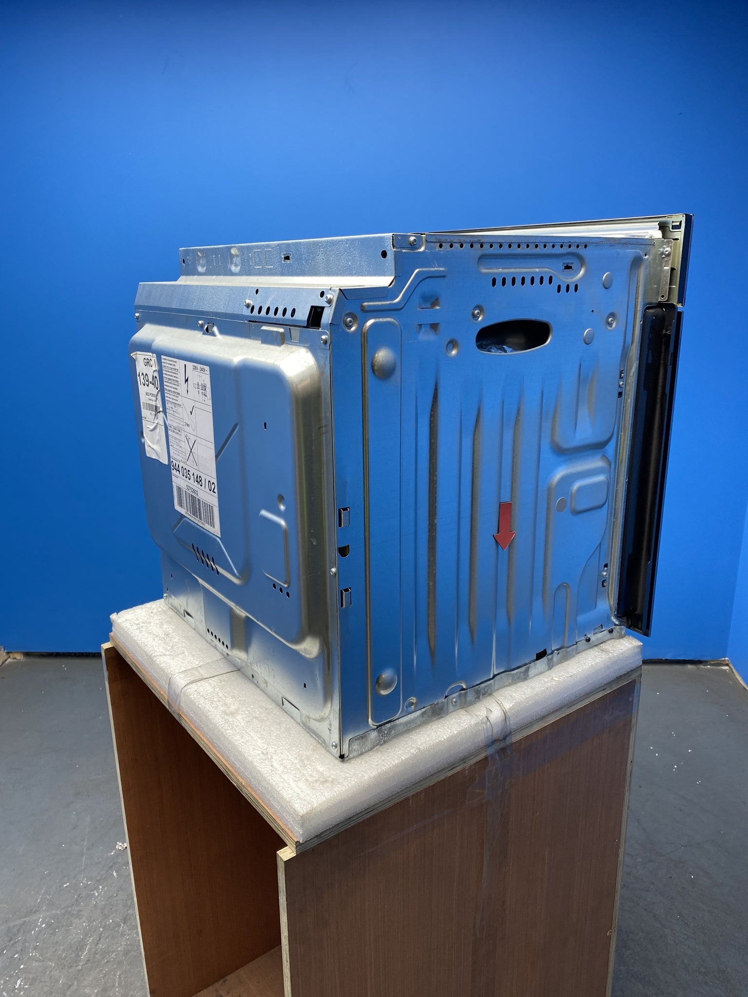 AEG PO9000ST 9000 Series 70 Litre Built-In SteamPro Oven