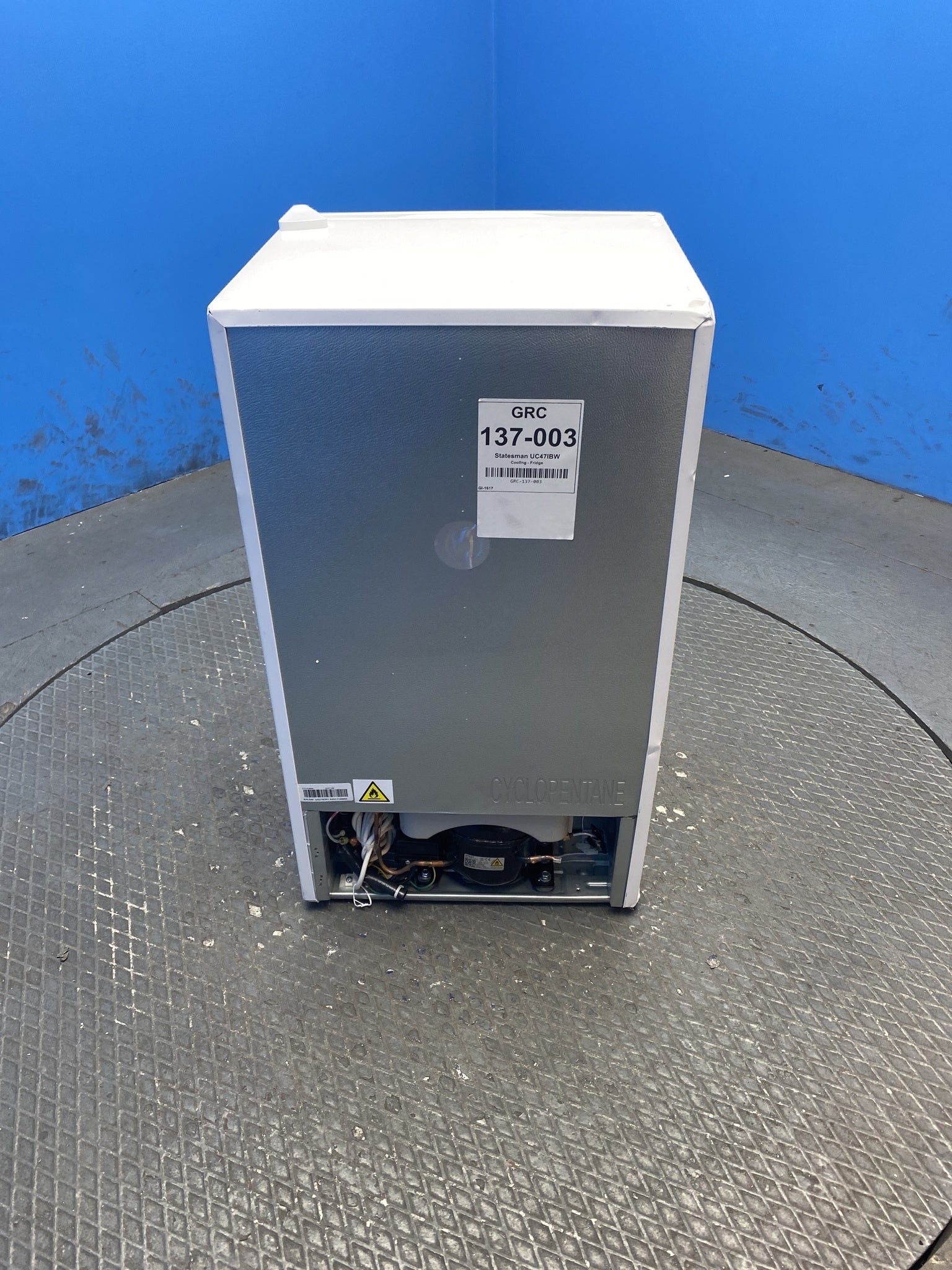 Statesman UC47IBW Compact 47cm 80 Litre Under Counter Fridge