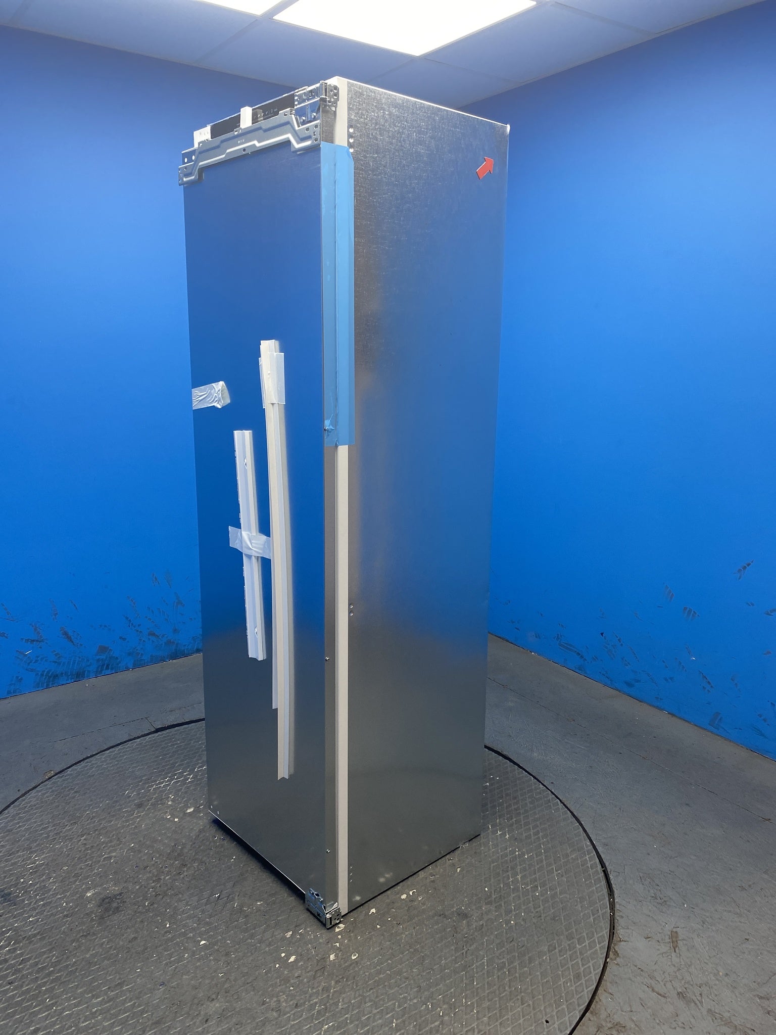 Bosch 310L Integrated Tall Fridge with MultiBox XXL
