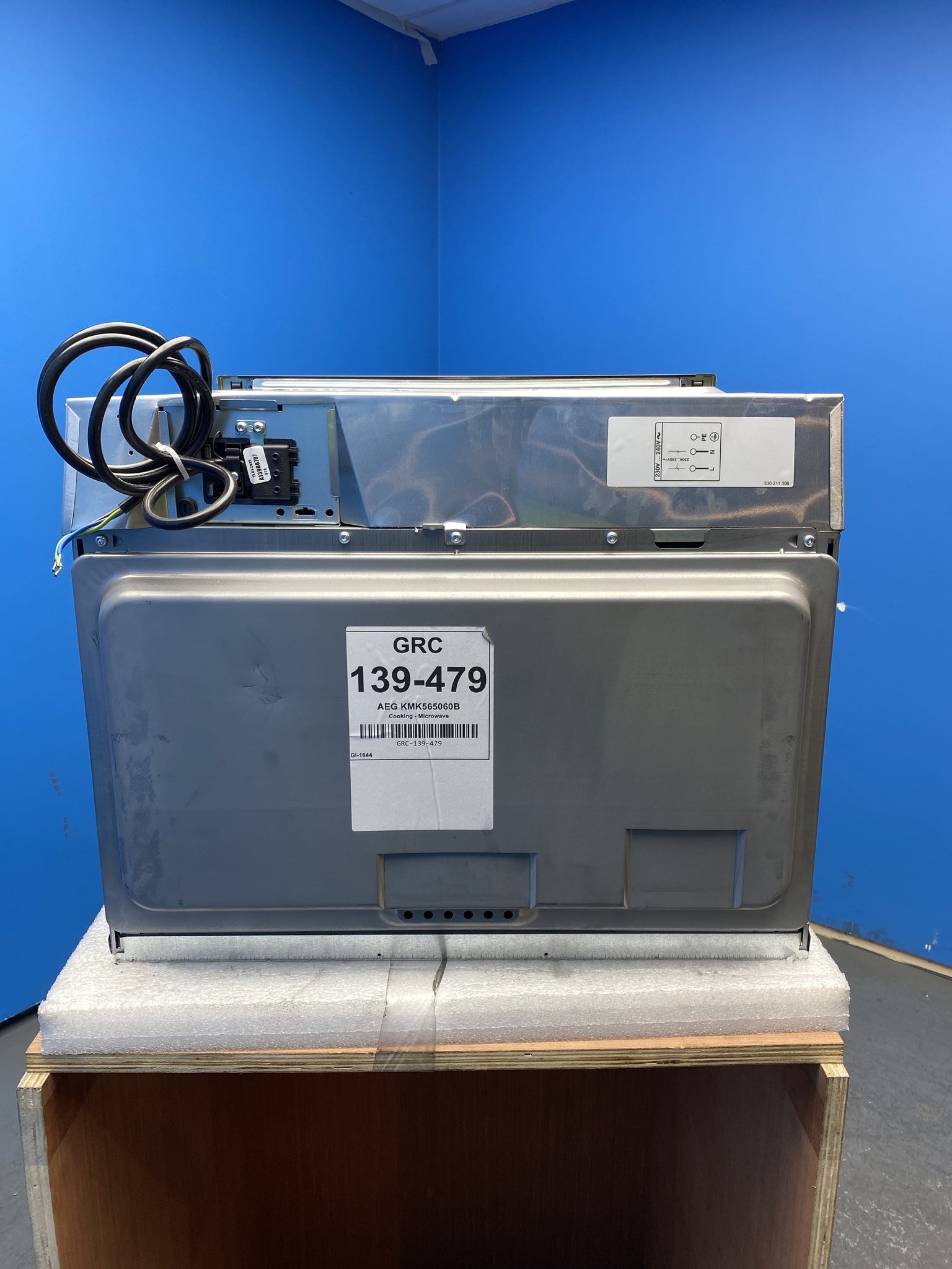 AEG KMK565060B 43L Built-In CombiQuick Microwave Oven