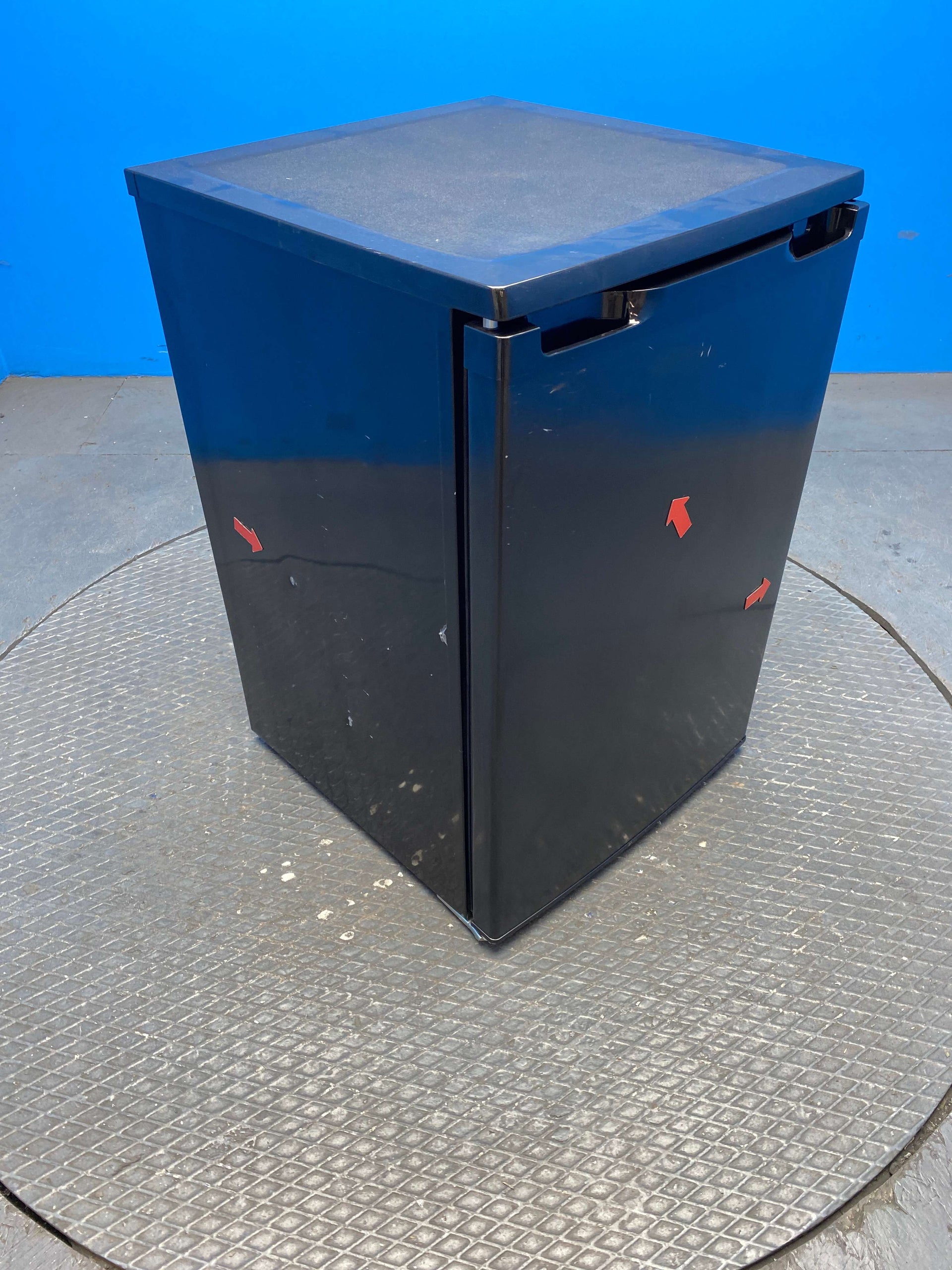 Igenix IG155B 109 Litre Under Counter Fridge with Ice Box