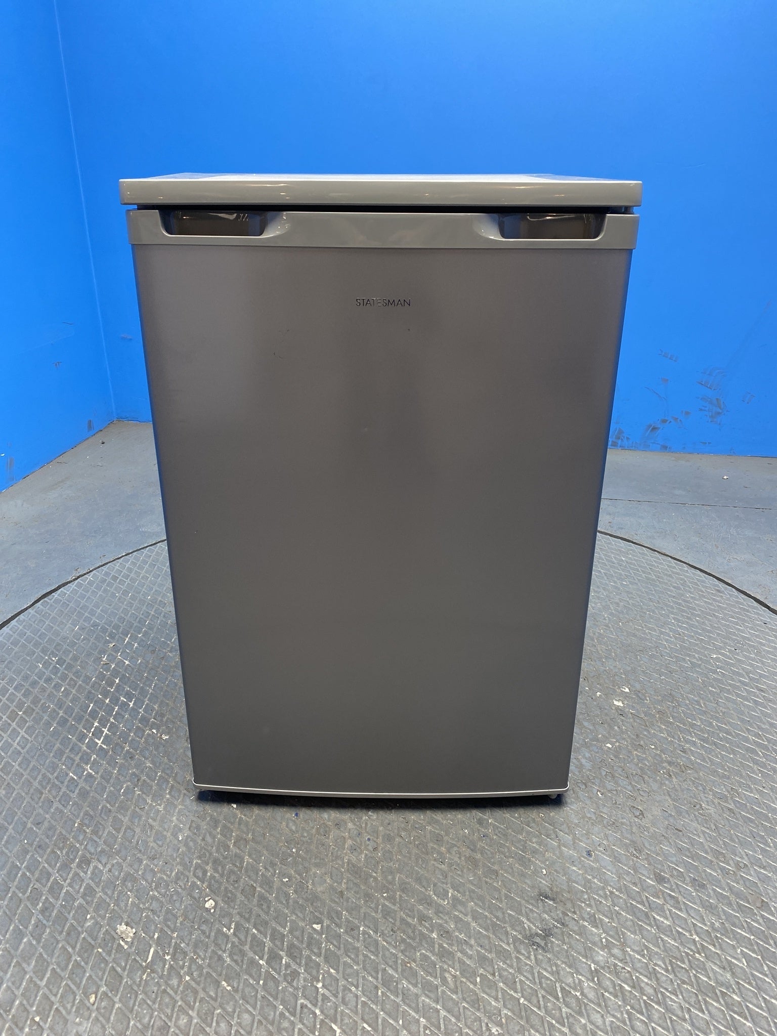 Statesman L255S 113 Litre 55cm Under Counter Fridge