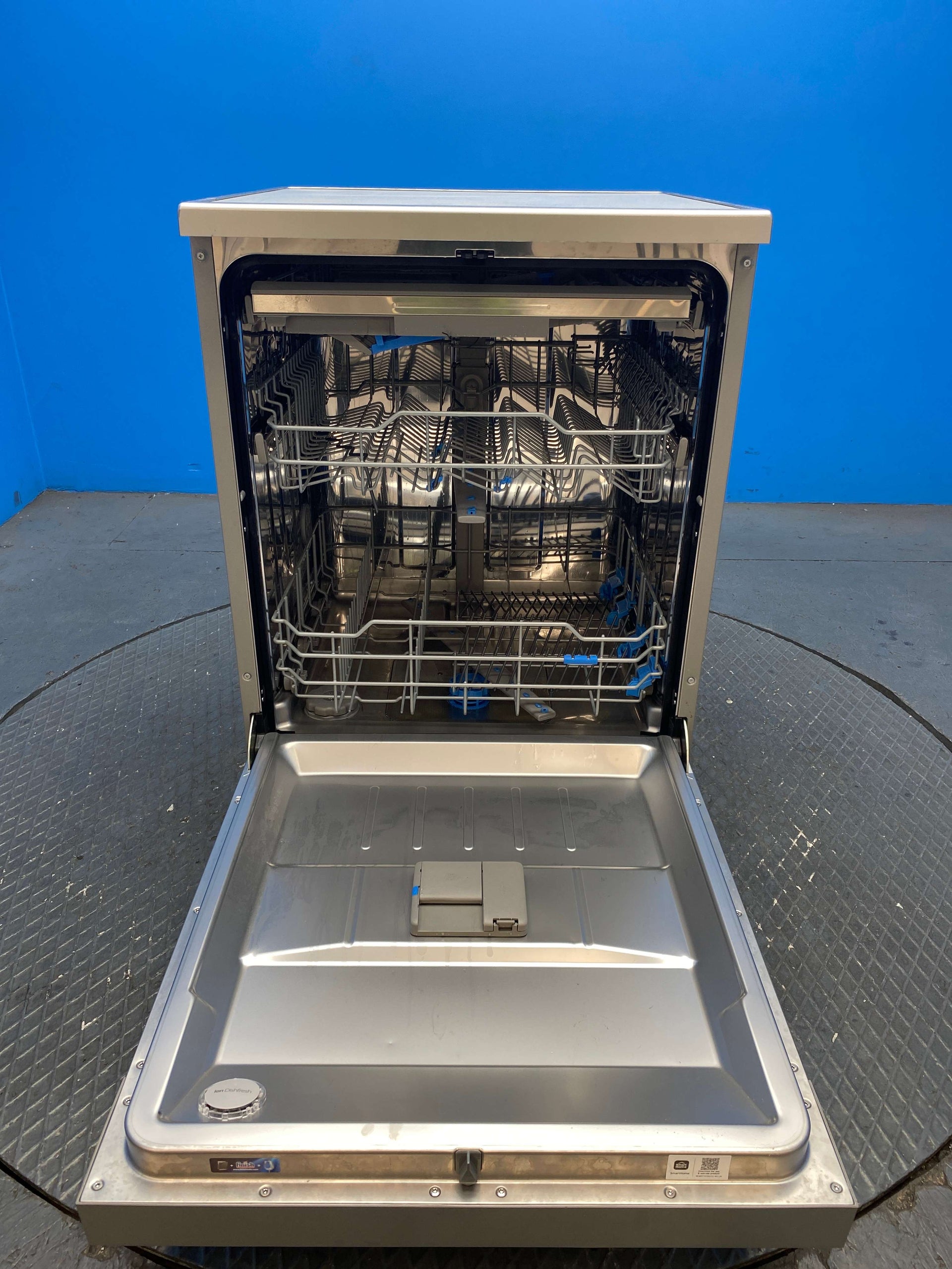Midea MDWEF1433DSS Full Size 14 Place Dishwasher