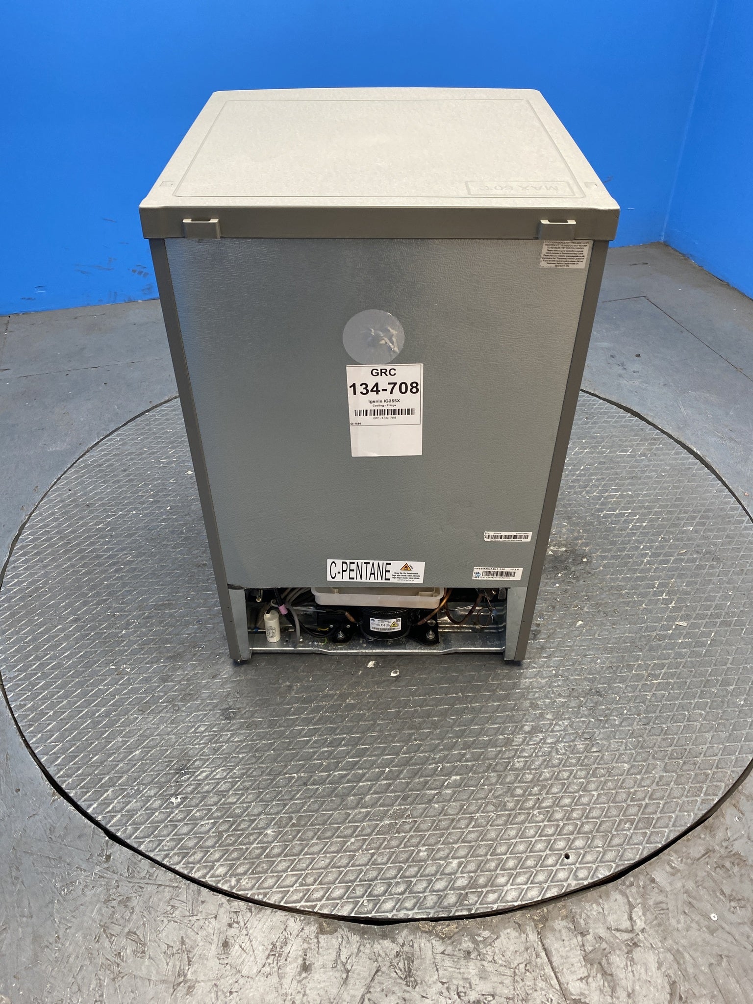 Igenix IG255X 136 Litre Undercounter Fridge