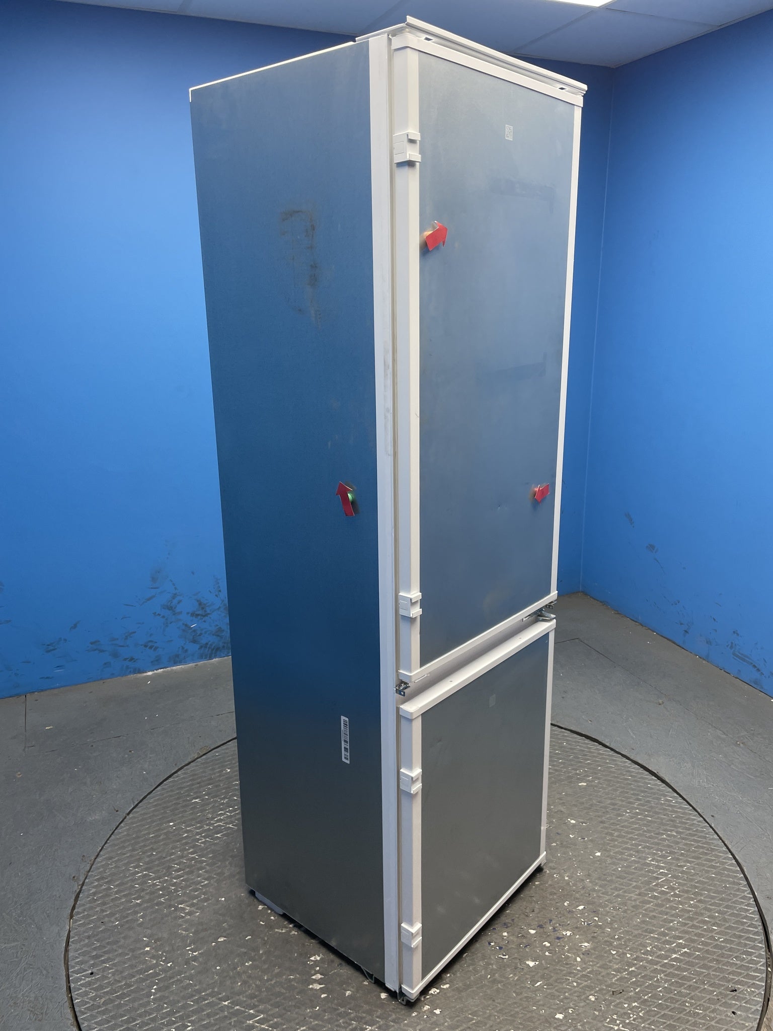 Zanussi 70/30 Integrated Low Frost Fridge Freezer