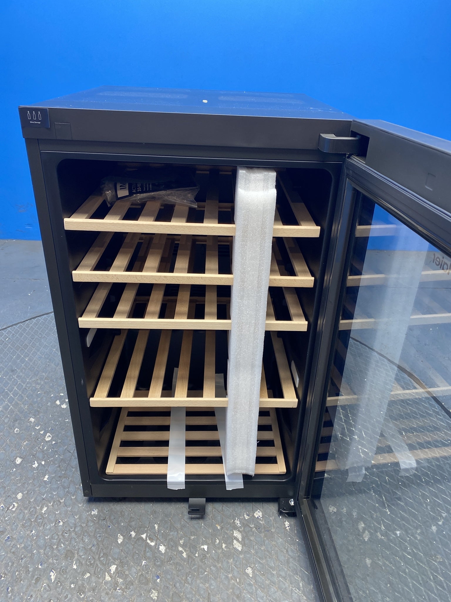 Haier HWS49GA Series 5 49 Bottle Wine Cooler