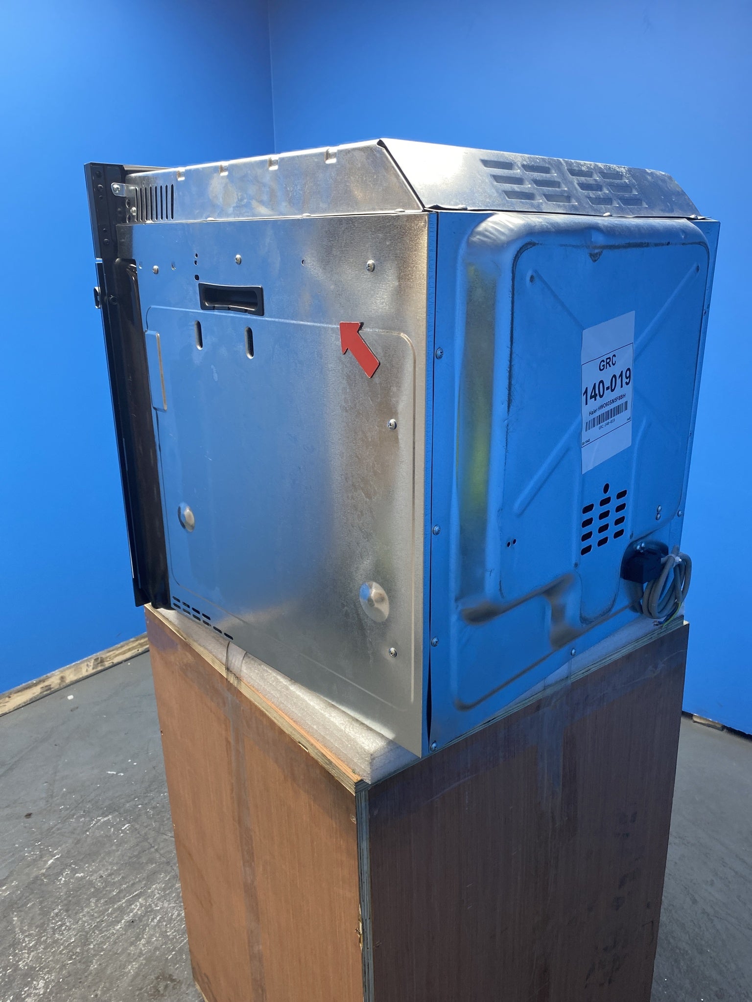 Haier HWO60SM5F8BH Built-in I-Turn Series 4 Pyrolytic Single Oven