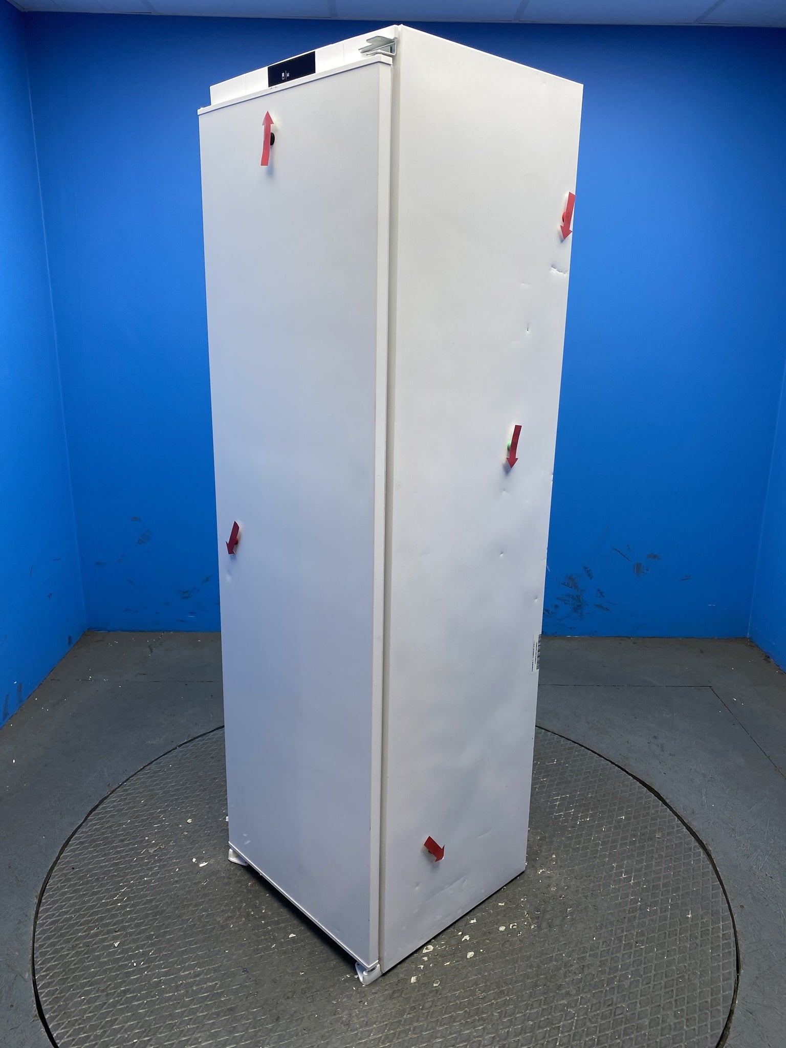 Montpellier MITL294 Integrated Tall 294 Litre Larder Fridge