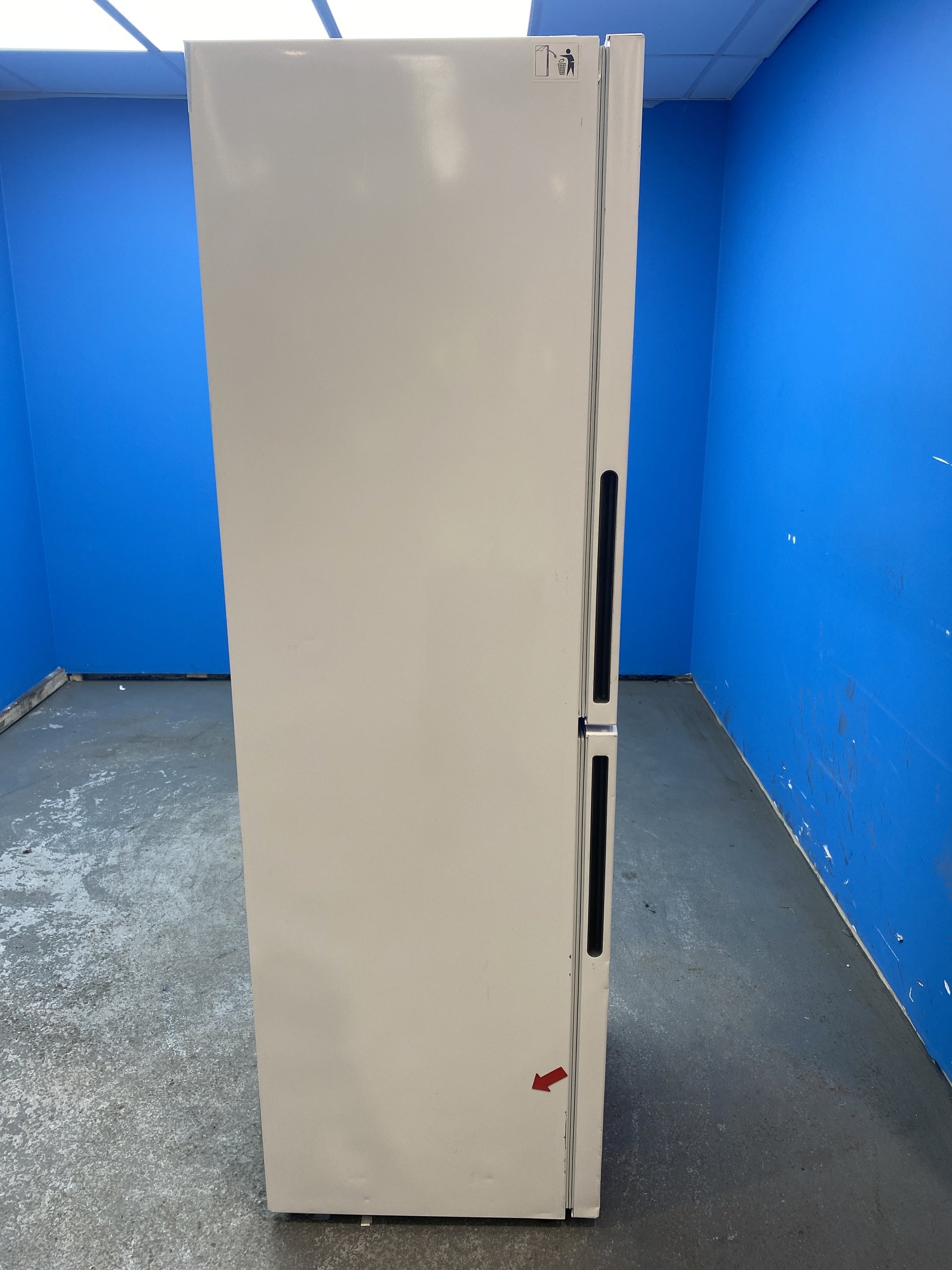 #GRC-157-080 - Hoover HVT3CLECKIHW 235 Litre Combi Fridge Freezer