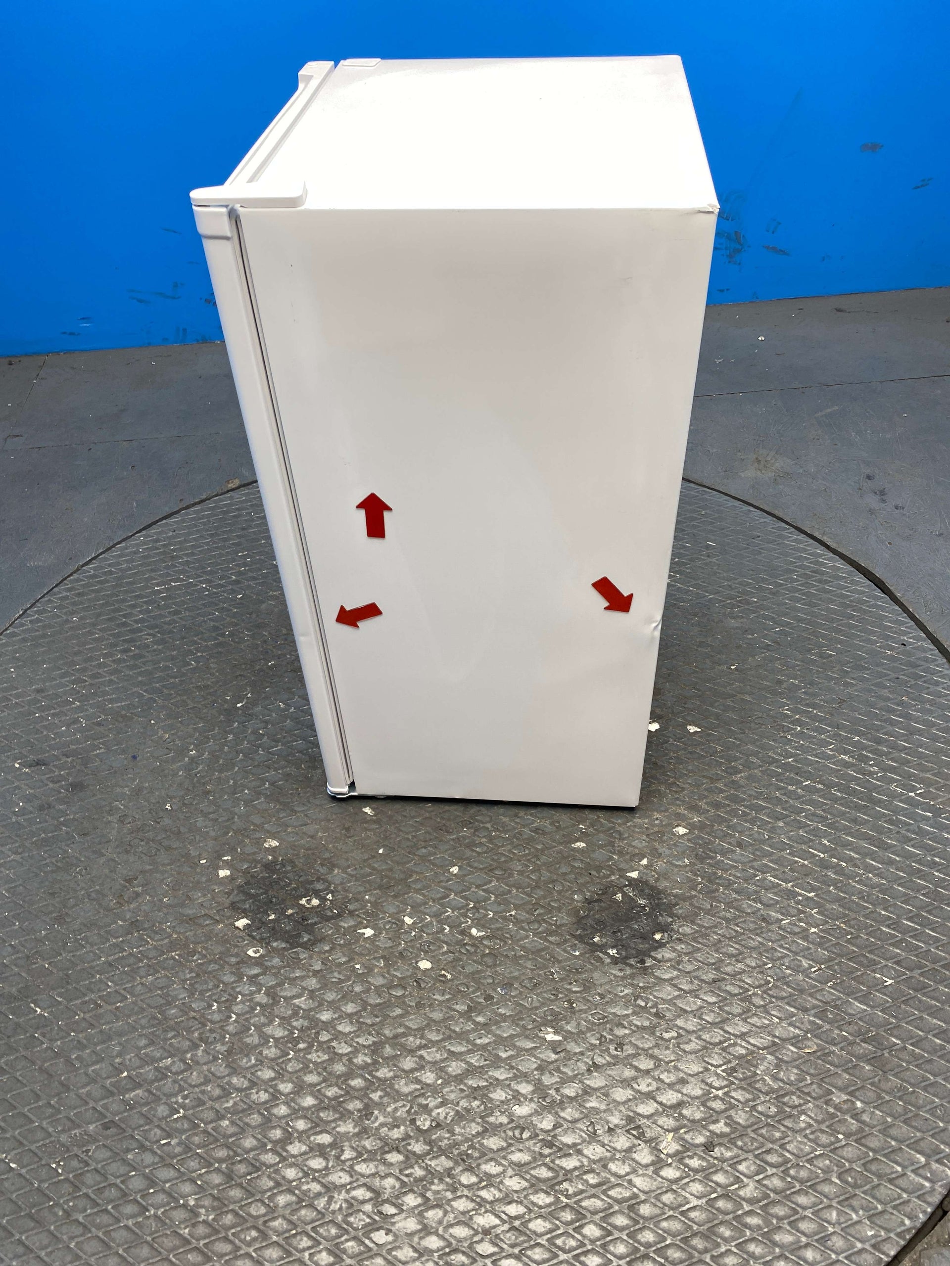 Igenix IGUFZ148W 60L Under Counter Freezer