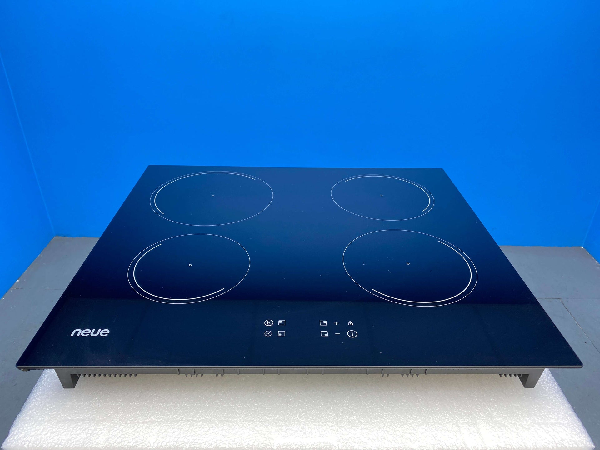 neue NI642C/E1 60cm 4 Zone Induction Hob