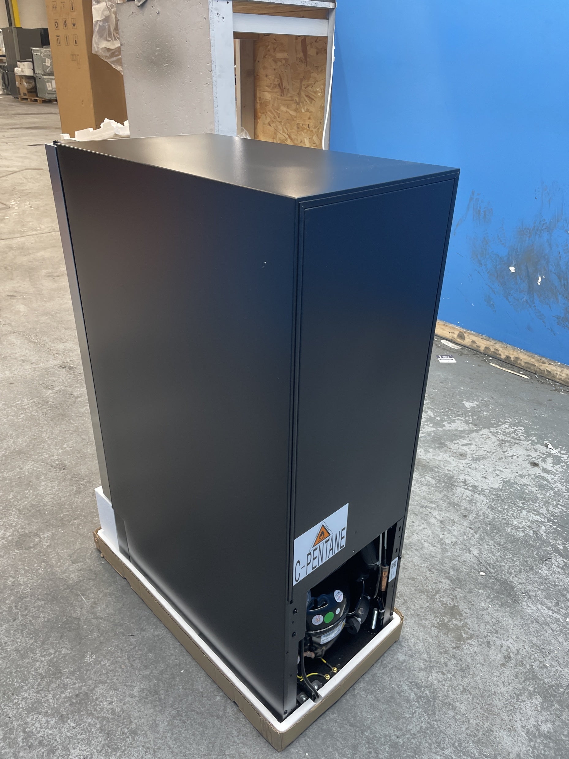 #GRC-159-259 - Hoover HWCB30UK/N 20 Bottles Wine Cooler