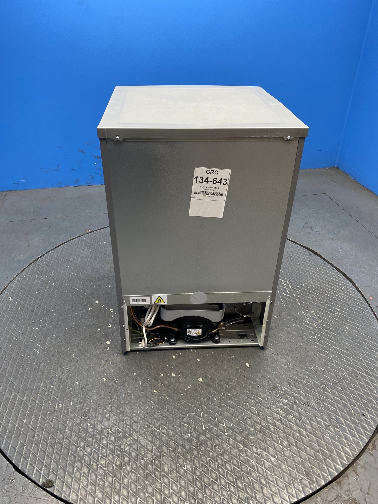 Statesman L255S 113 Litre 55cm Under Counter Fridge