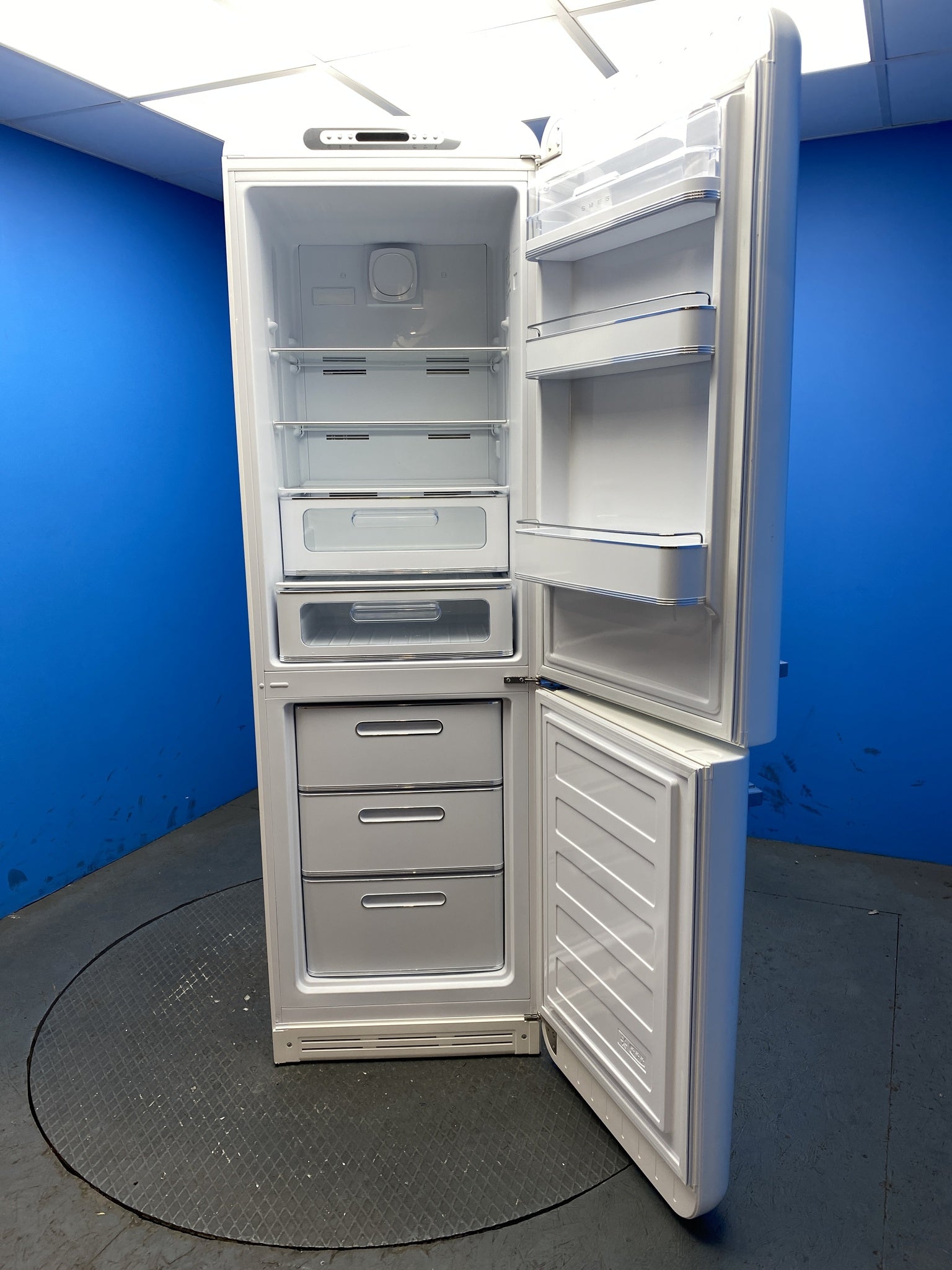 Smeg FAB32RWH5UK 50s Retro 331 Litre No Frost Fridge Freezer