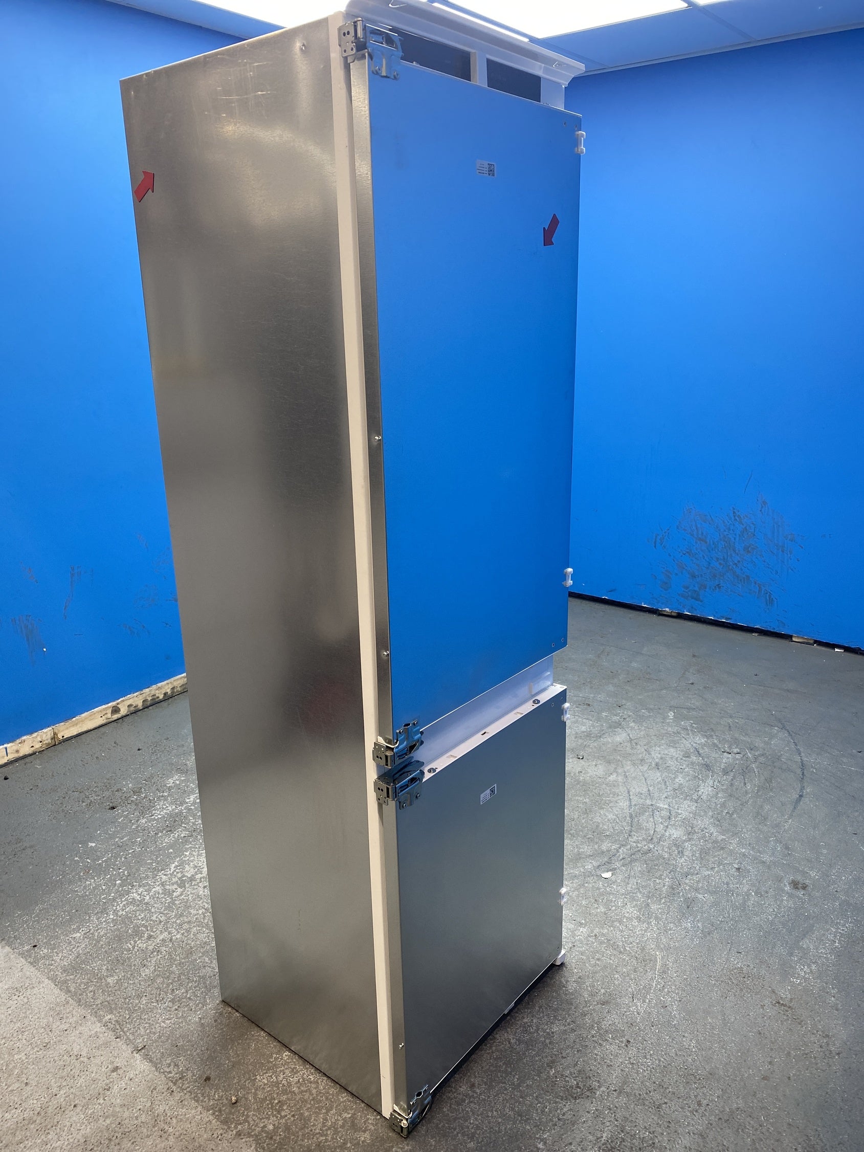 #GRC-157-659 - Bosch KIN86VFE0G Series 4 Integrated Frost Free Fridge Freezer