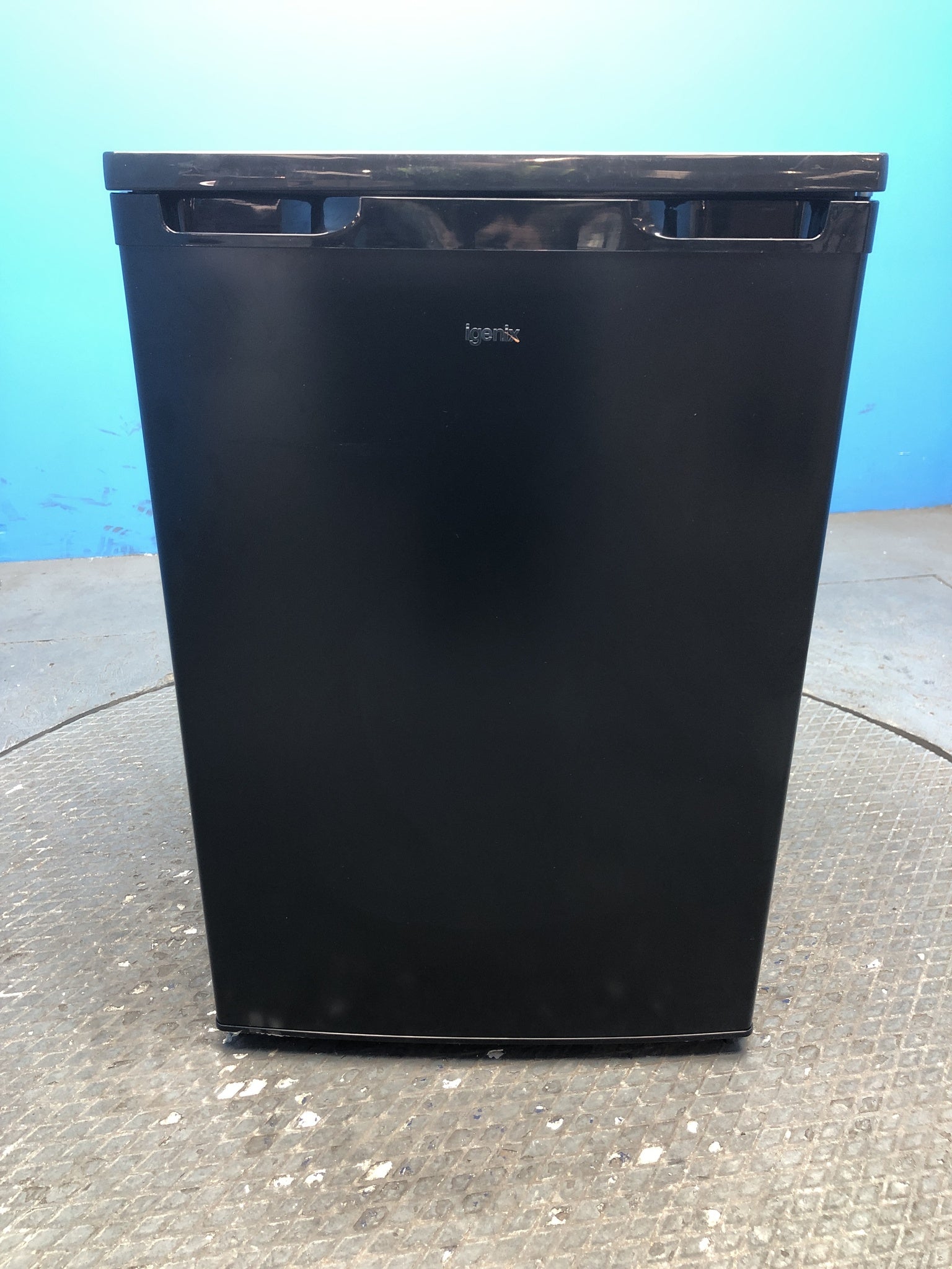 Igenix IG255B 136 Litre Under Counter Fridge