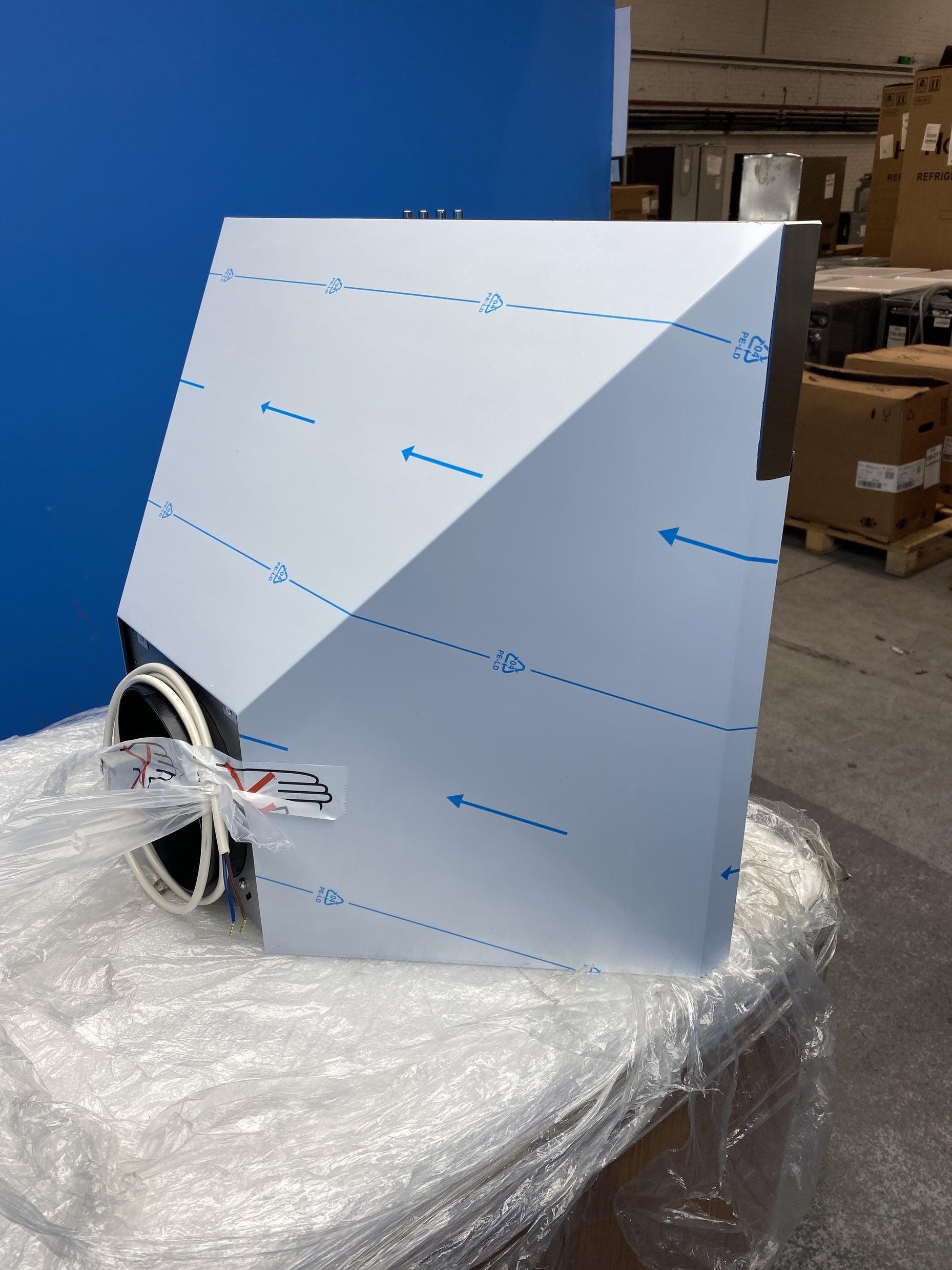 #GRC-150-212 - AEG LFC316X 60cm Stainless Steel Pyramid Chimney Hood
