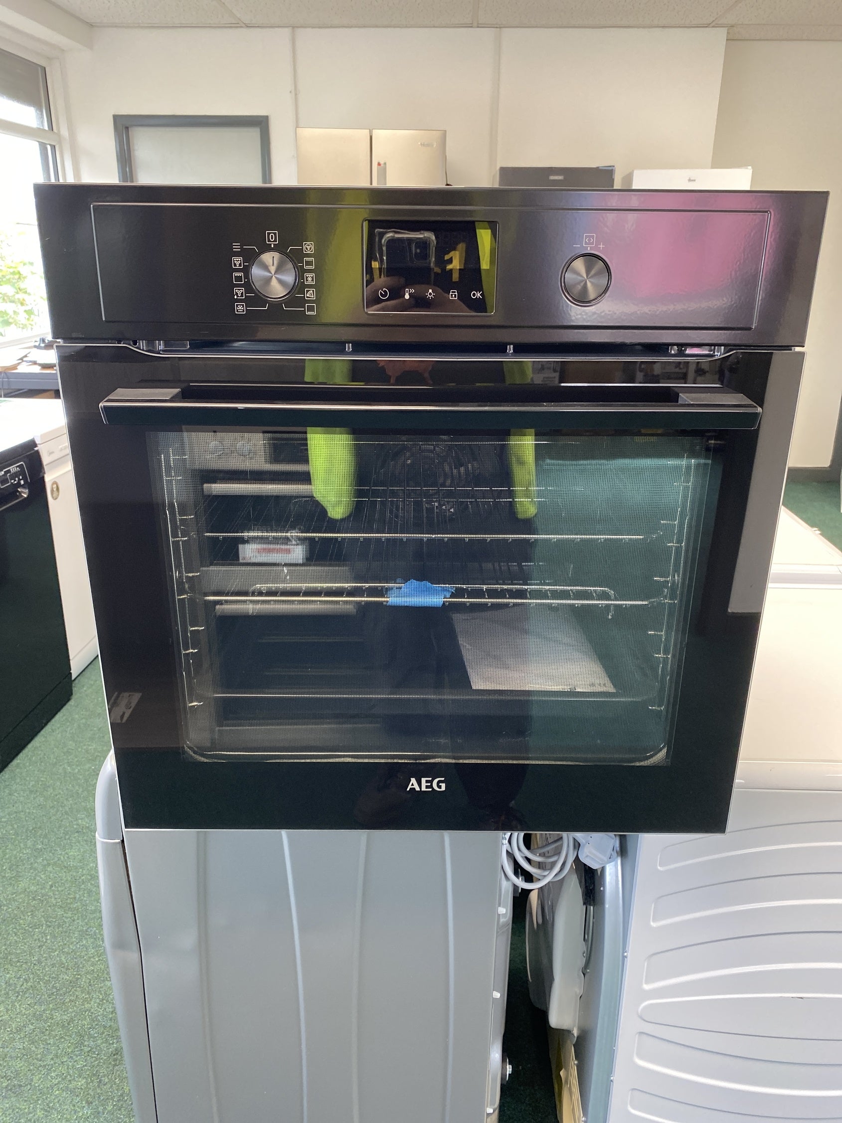 #GRC-154-055 - AEG BPX535061B SurroundCook Pyrolytic Oven