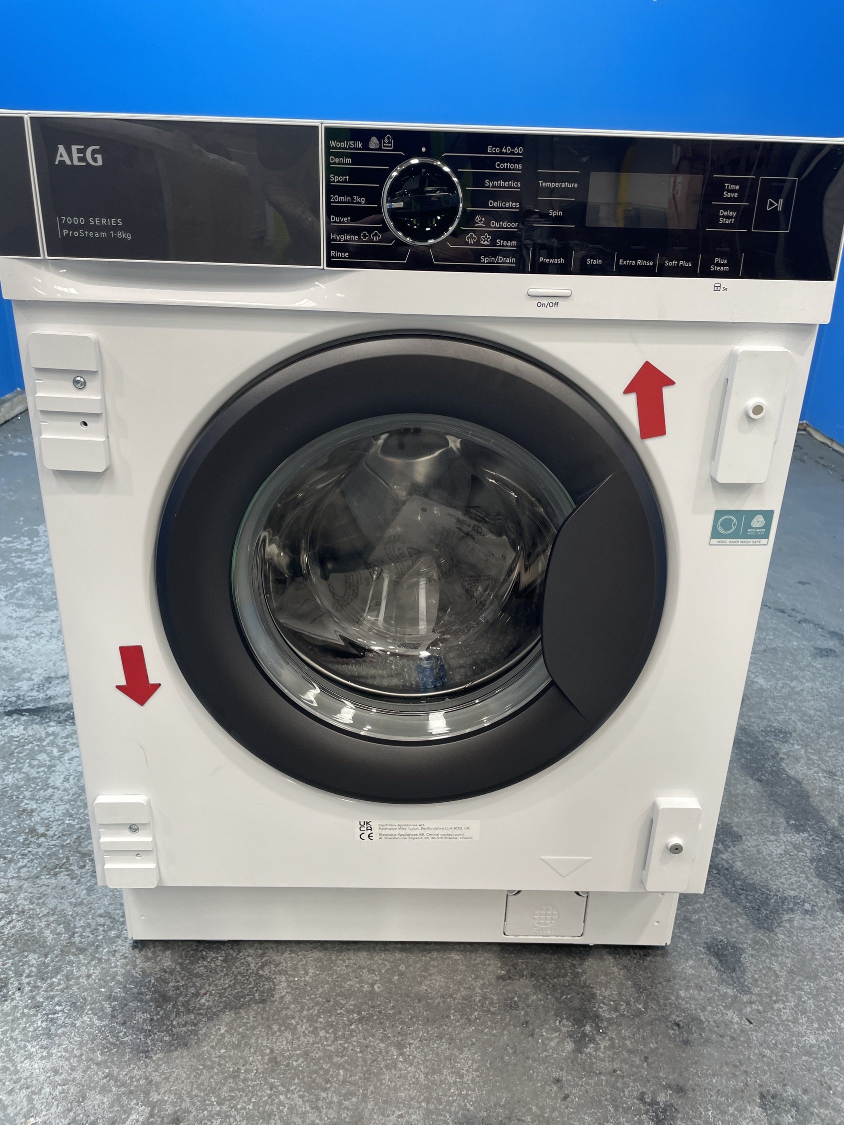 #GRC-158-273 - AEG ProSteam LF7C8636BI 8kg 1600rpm Integrated Washing Machine