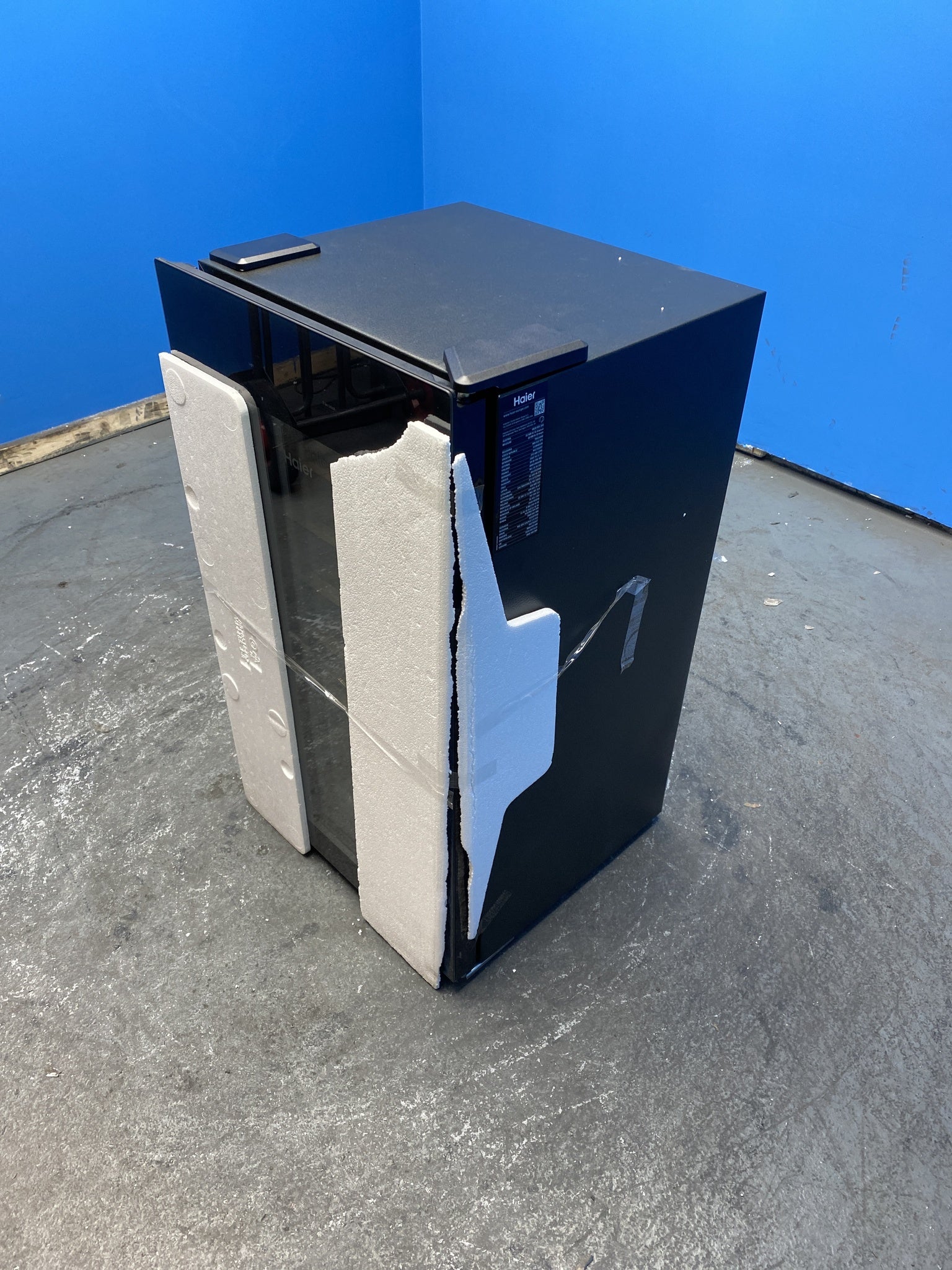 Haier HWS34GGH1K Series 3 34 Bottle Wine Fridge