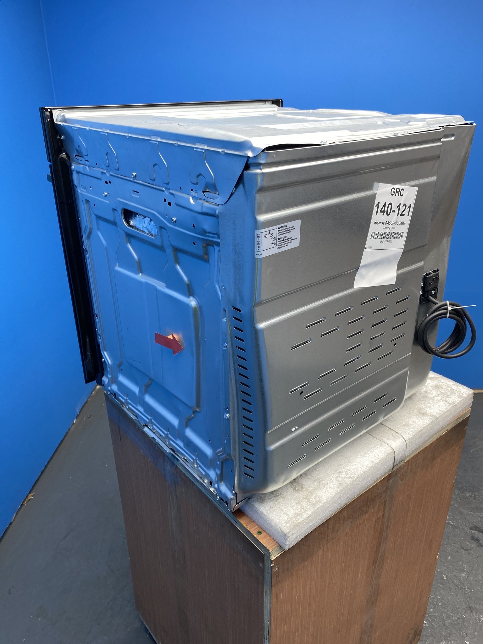 Hisense Hi8 BAS6PH8BUKWF BlackLine 77L Built-In Steam and Pyrolytic Oven