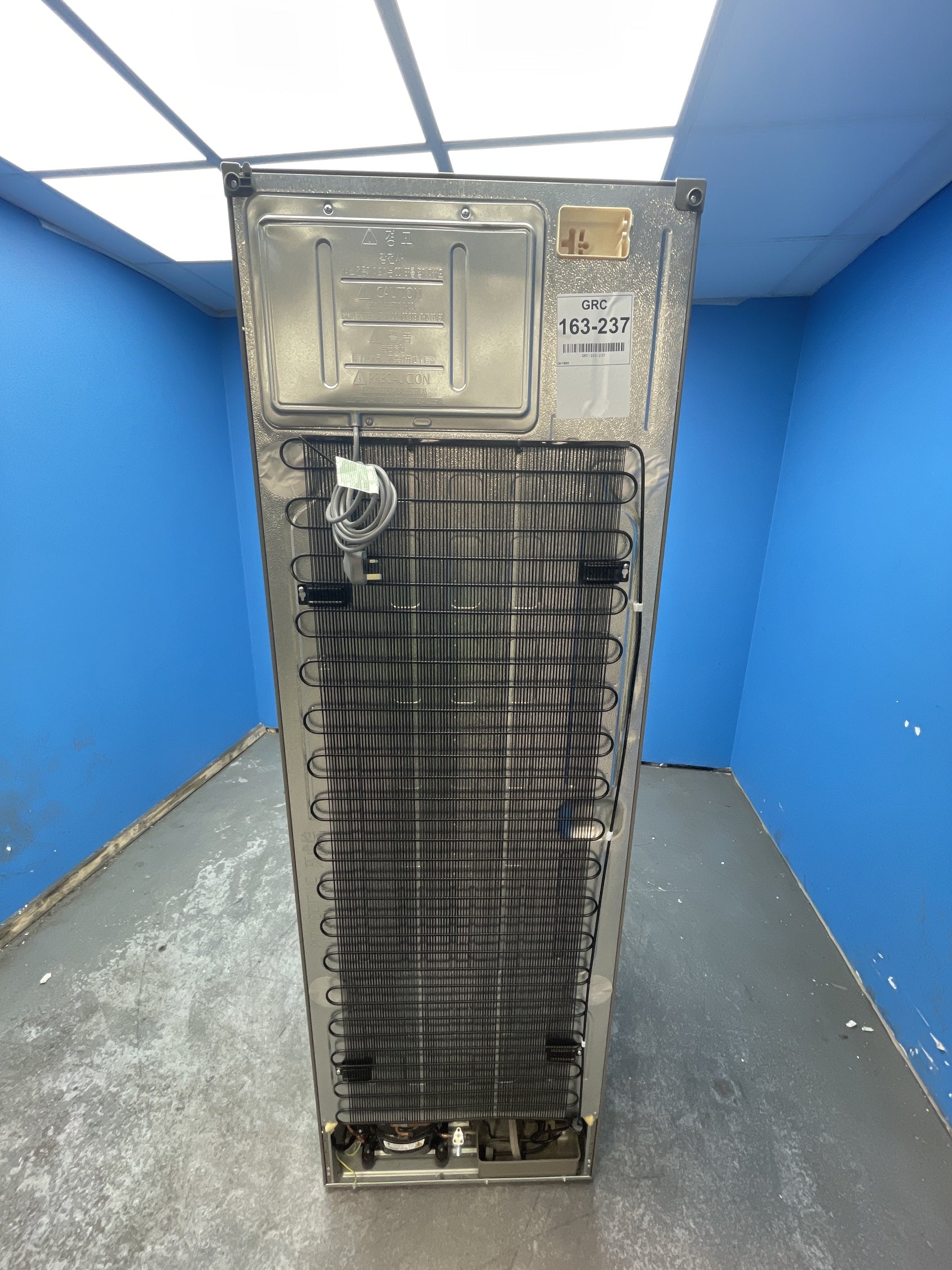 #GRC-163-237 - LG 344L NatureFRESH 60/40 Frost Free Fridge Freezer with DoorCooling