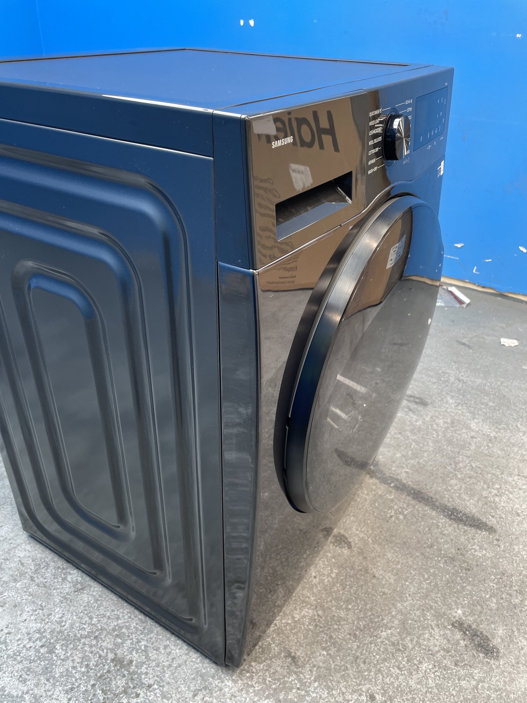 #GRC-157-840 - Samsung WD90DG5B15BB Series 5 9/6kg 1400rpm WiFi Washer Dryer
